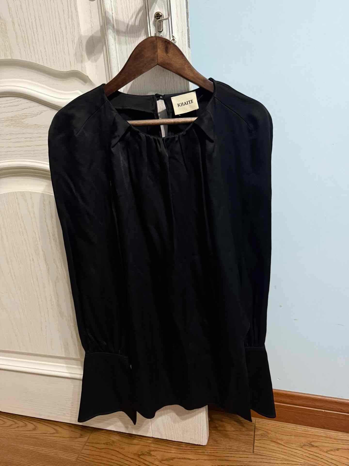 KHAITE Khaite Shirt Top with Underarm Cutout Size M / US 6-8 / IT 42-44 - 1 Thumbnail