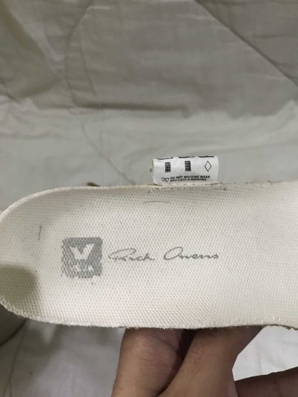 Rick Owens × Veja VEJA X RICK OWENS V KNIT MID BUTTER SNEAKER Size US 7 / IT 37 - 9 Thumbnail