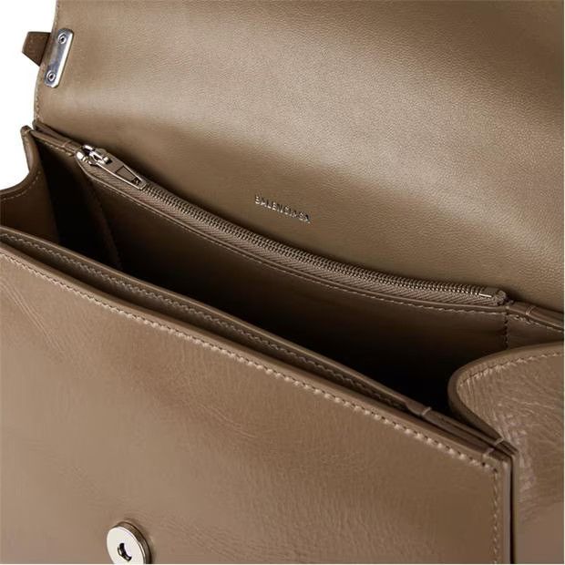 Balenciaga o1g2r1mq0924 Size: OS / Medium Sling Shoulder Bag in Brown Size ONE SIZE - 4 Thumbnail