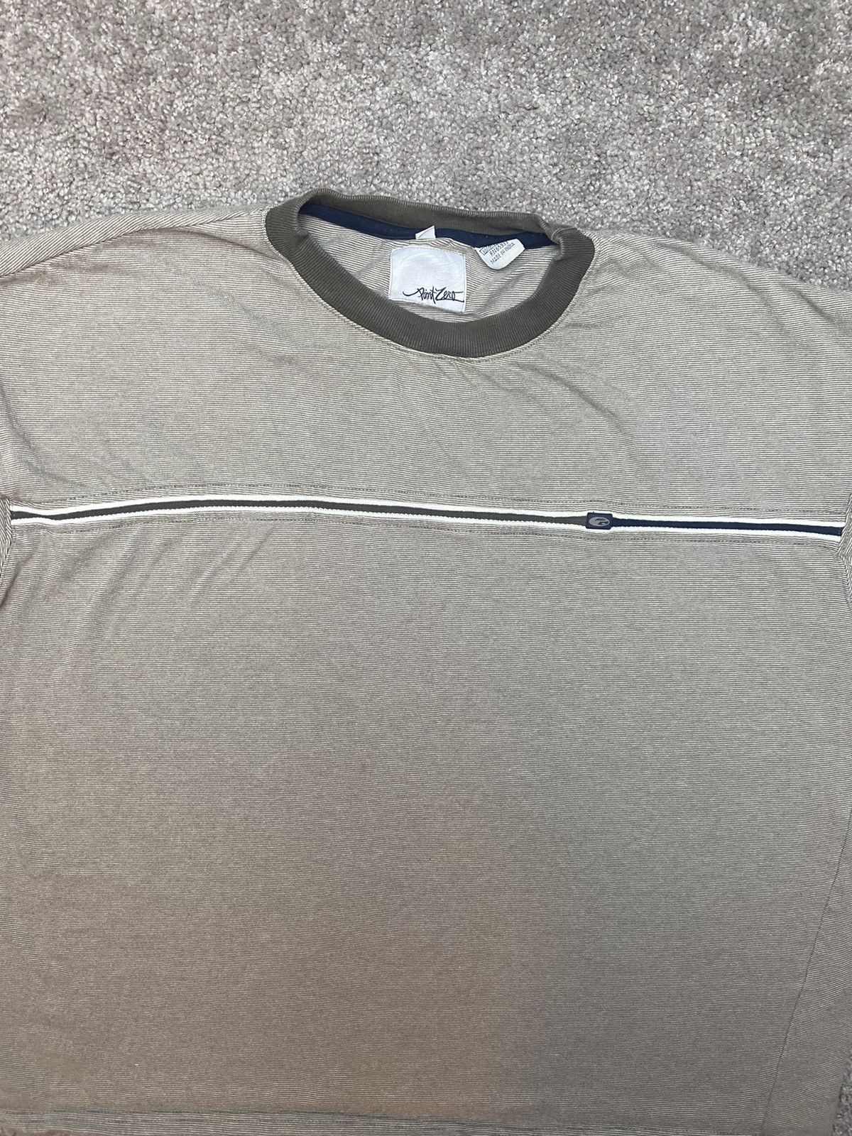 Vintage Vintage Y2K Boxy Surf Skate Tee Shirt Size US L / EU 52-54 / 3 - 2 Thumbnail
