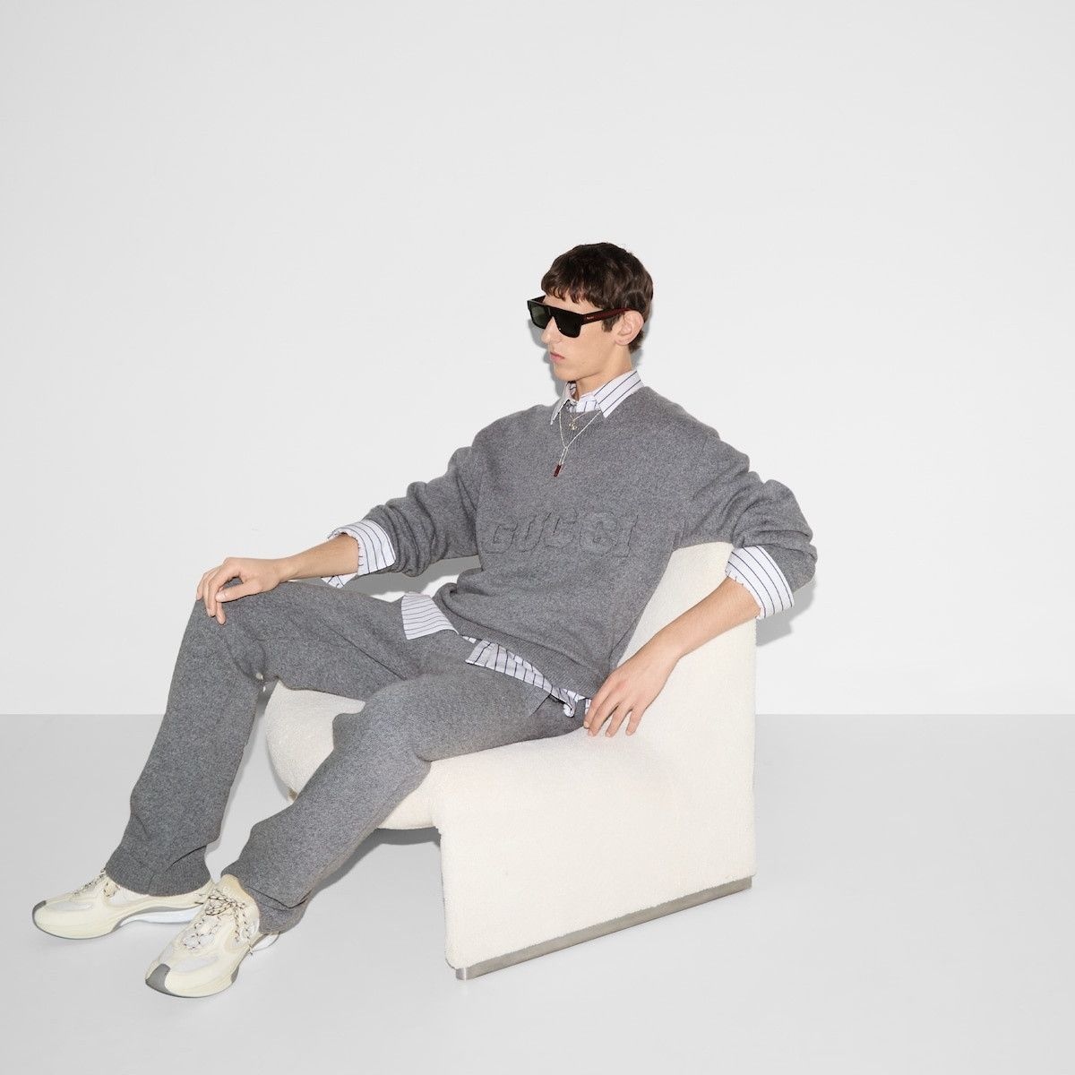 Gucci o1s1wg110925 Embroidered Wool Knit Sweater in Grey Size US S / EU 44-46 / 1 - 6 Thumbnail