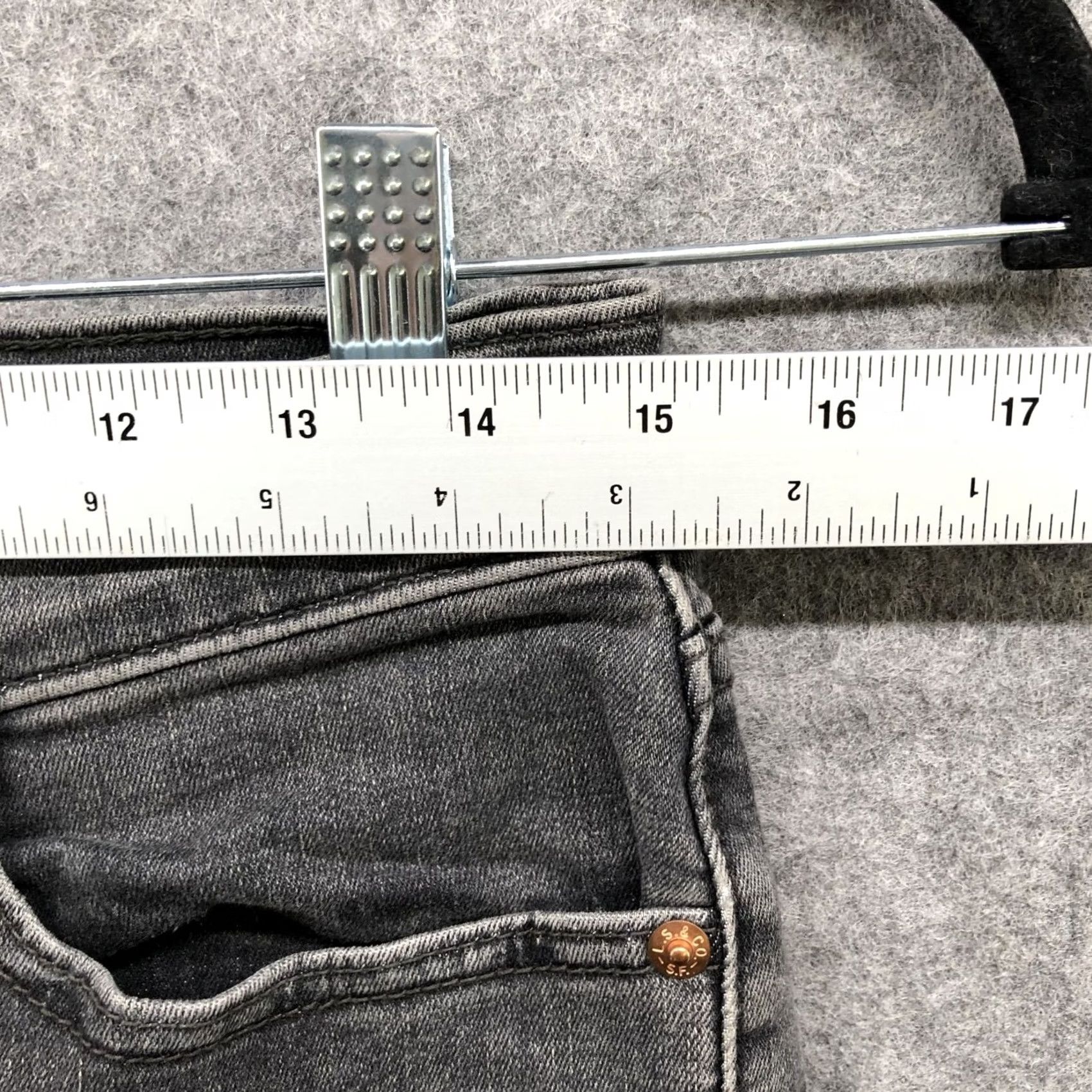 Levi's VINTAGE Lev's Mid Rise Boyfriend Cut Off Jean Shorts Womens 27 Black Wash Denim 5-Pocket Womens Mens? Size 27" / US 4 / IT 40 - 6 Thumbnail