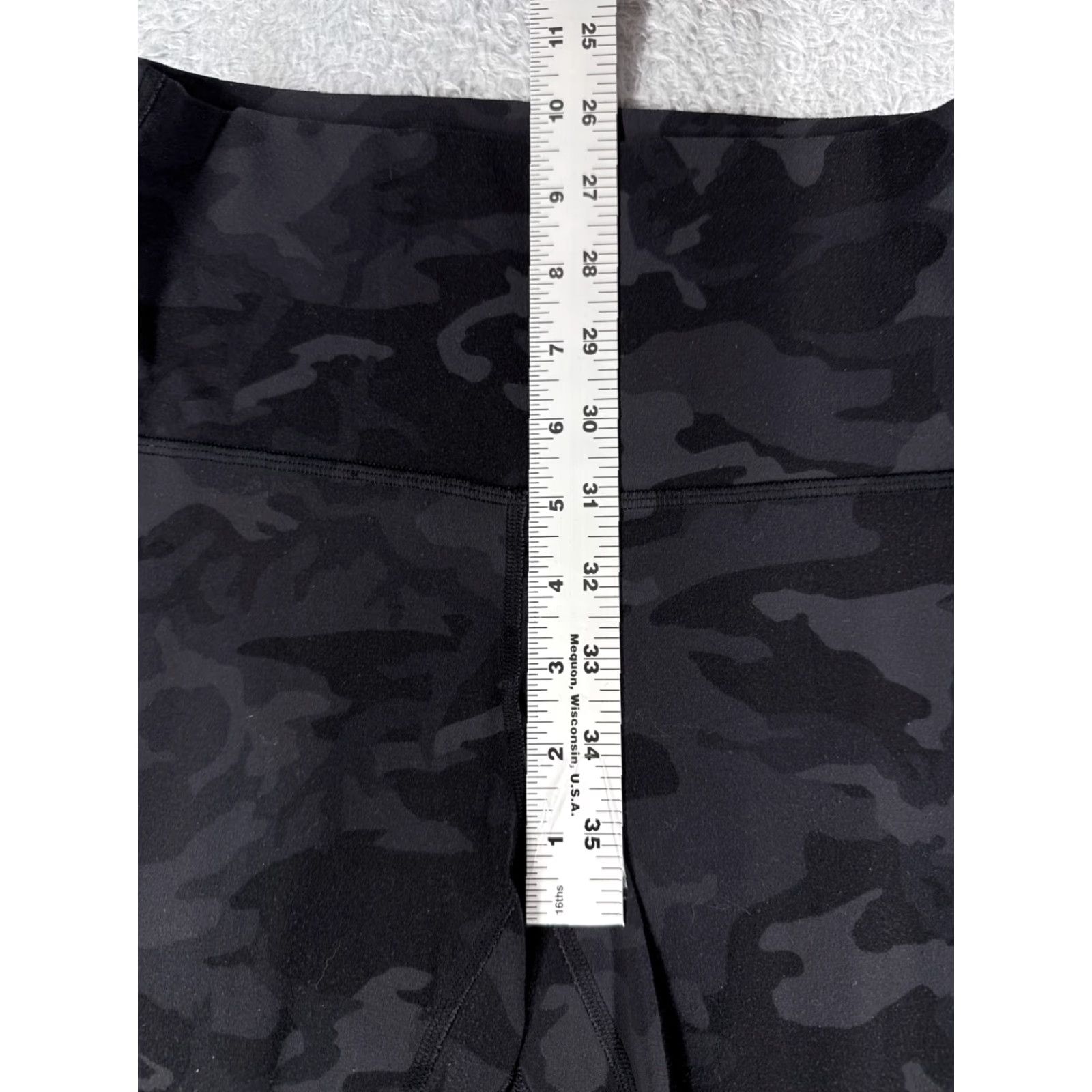 Lululemon VINTAGE Lululemon Align Cropped Pants Womens Medium 4 Black Gray Camo Yoga Athleisure Size 27" / US 4 / IT 40 - 7 Thumbnail