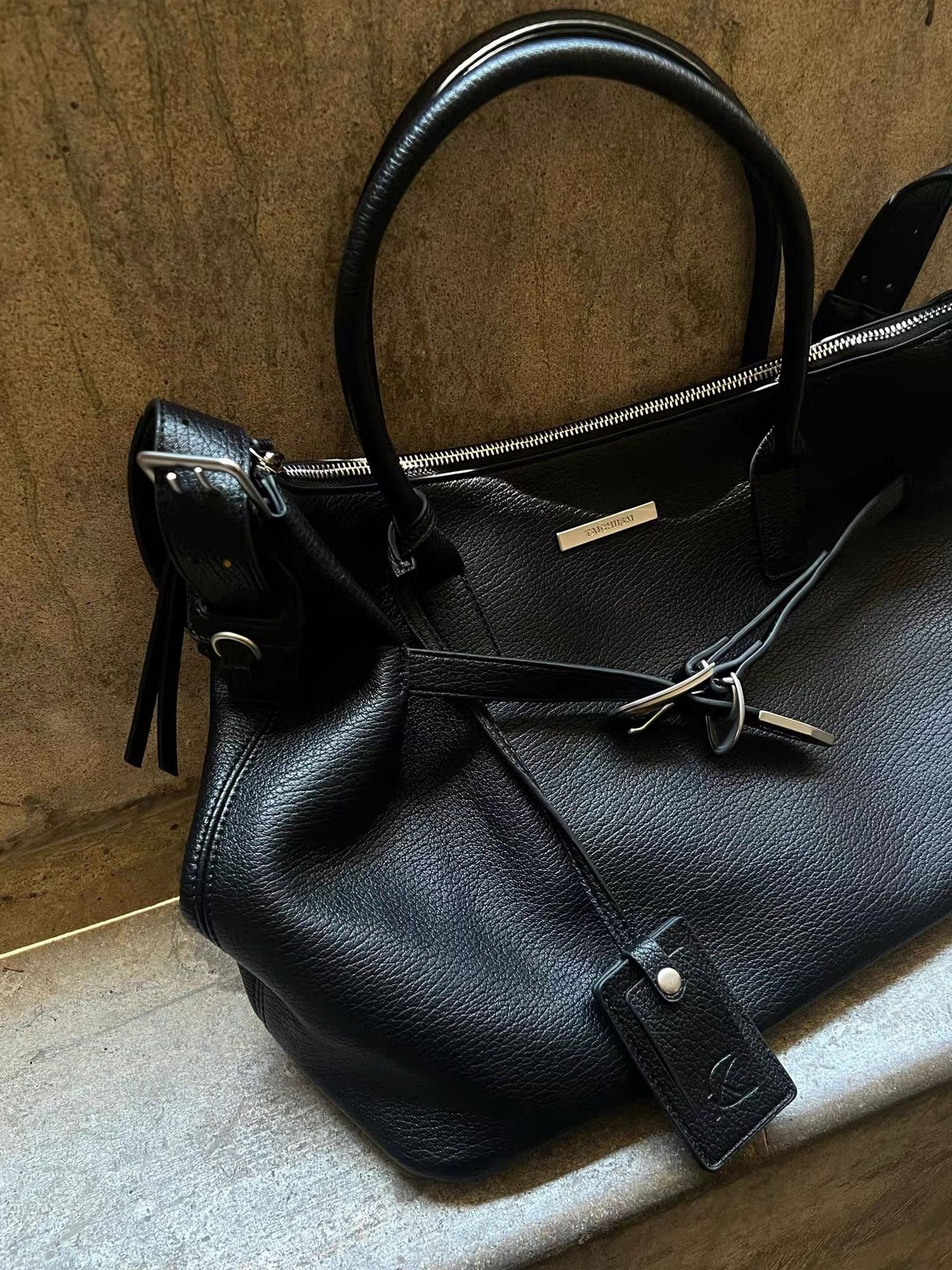 Leather Black Classic Leather Tote Bag, Structured Handbag Size ONE SIZE - 5 Thumbnail