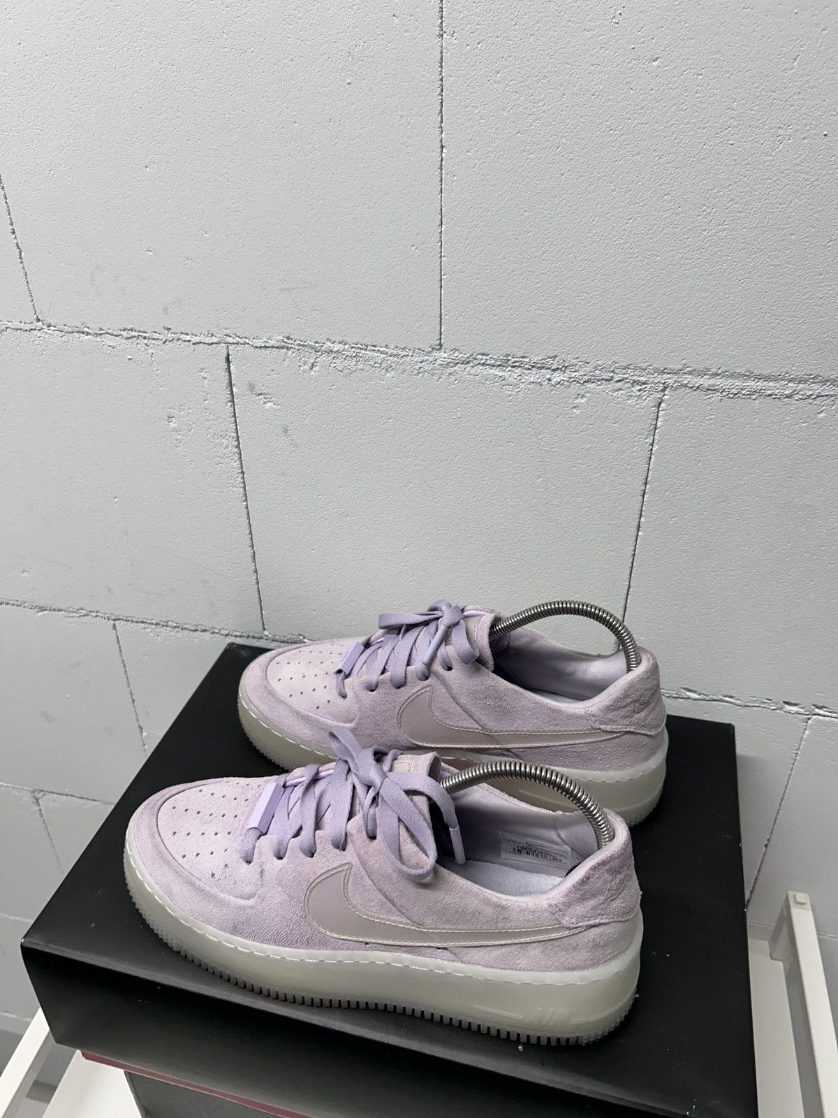 Nike Nike Wmns Air Force 1 Sage Low LX 'Violet Mist' Sneakers Size US 5.5 / EU 38 - 6 Thumbnail