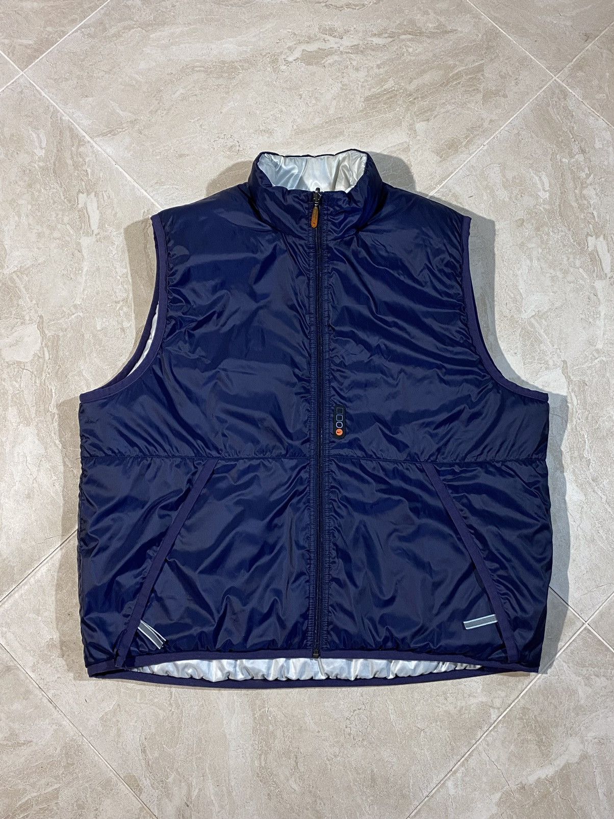 Nike 🔥 Y2k NIKE PUFFER VEST SILVER FUTURE RAVE VIBES Size US XL / EU 56 / 4 - 3 Thumbnail