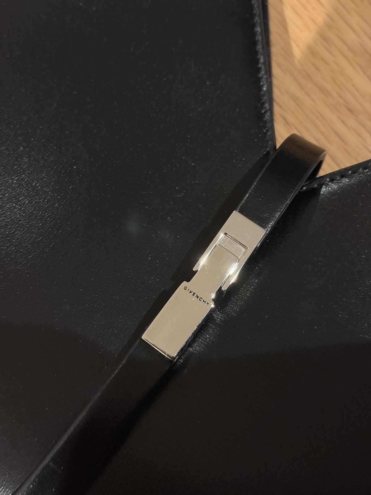 Givenchy Givenchy Small Cut Out Logo Chain Bag Size ONE SIZE - 5 Thumbnail