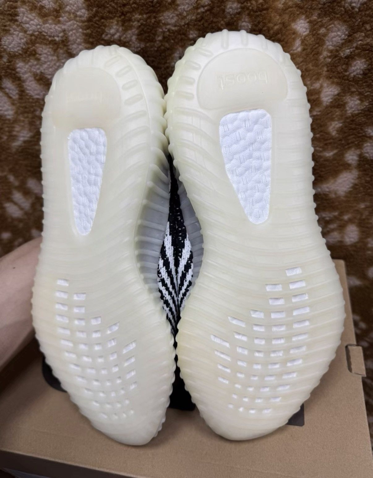 Adidas Adidas Yeezy 350 Zebra 2020 K37 Size US 8.5 / EU 41-42 - 4 Thumbnail