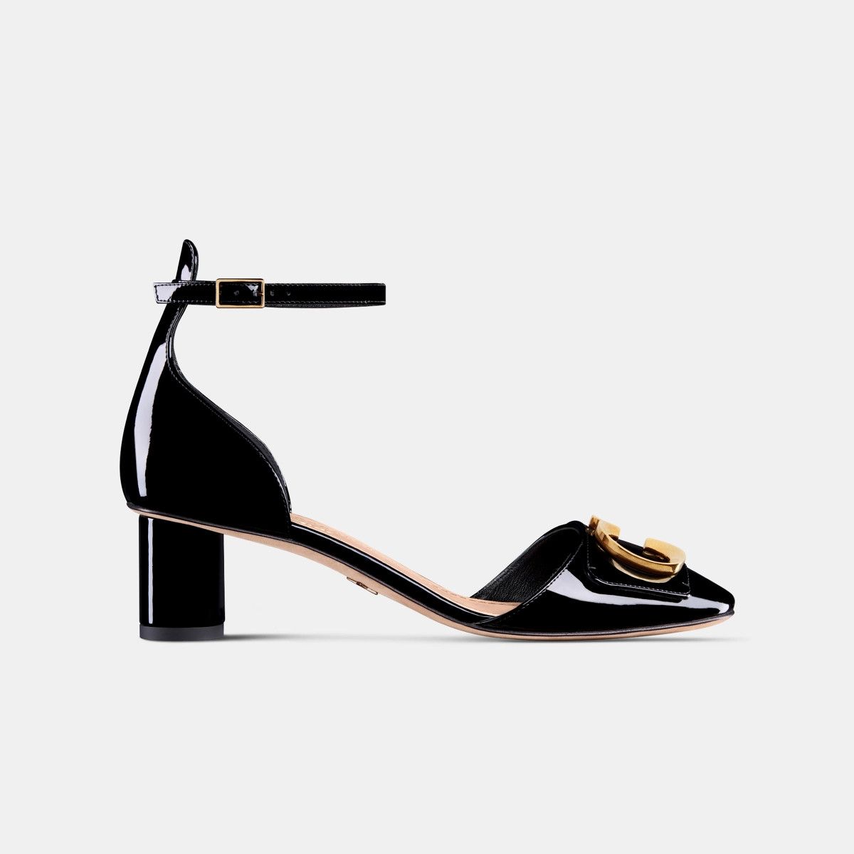 o1bcso1str1224 Pump in Black