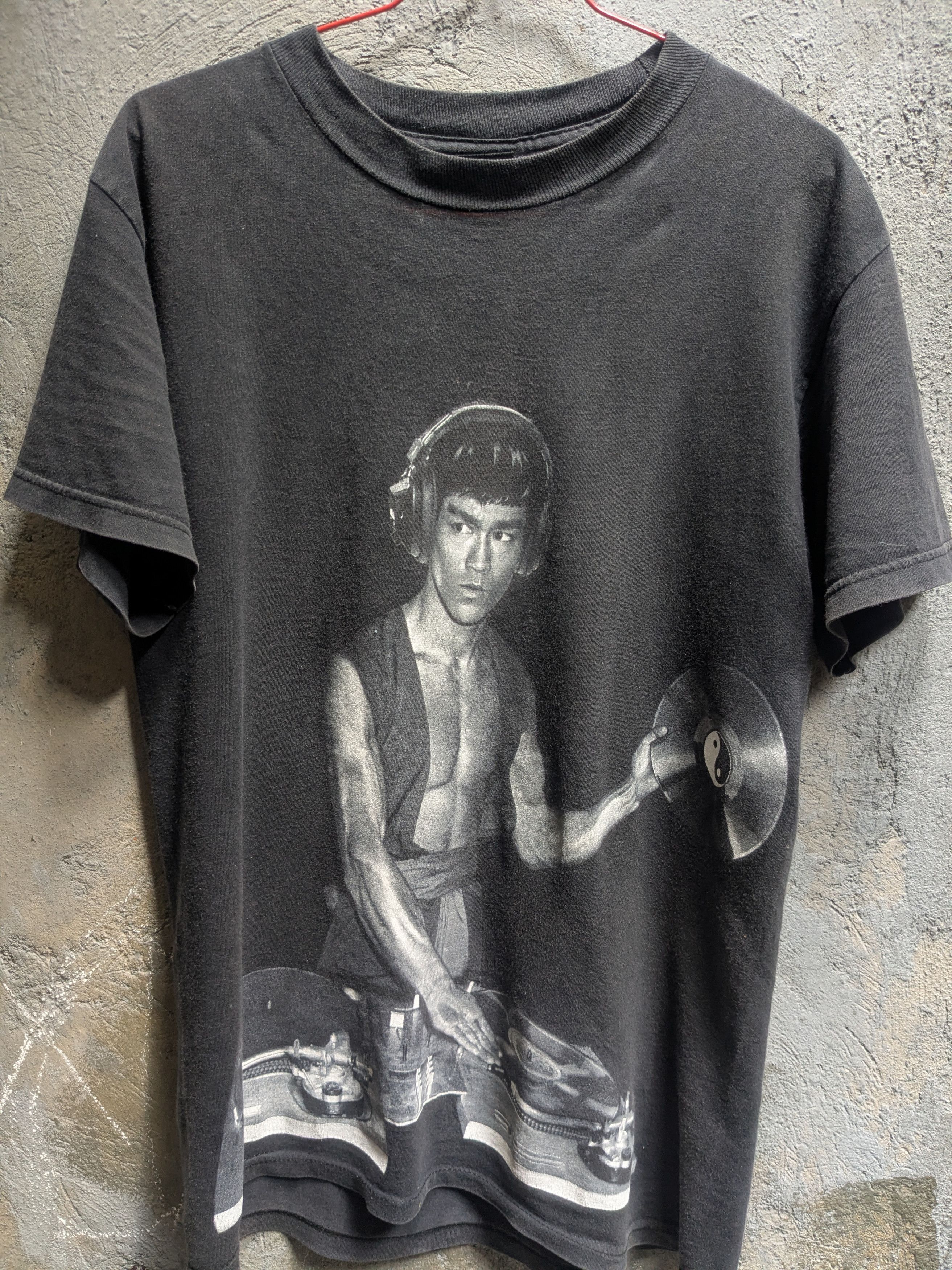 Vintage Bruce lee vintage dj turntable vinyl tee Size US S / EU 44-46 / 1 - 1 Thumbnail