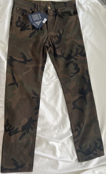 Supreme lv best sale camo pants