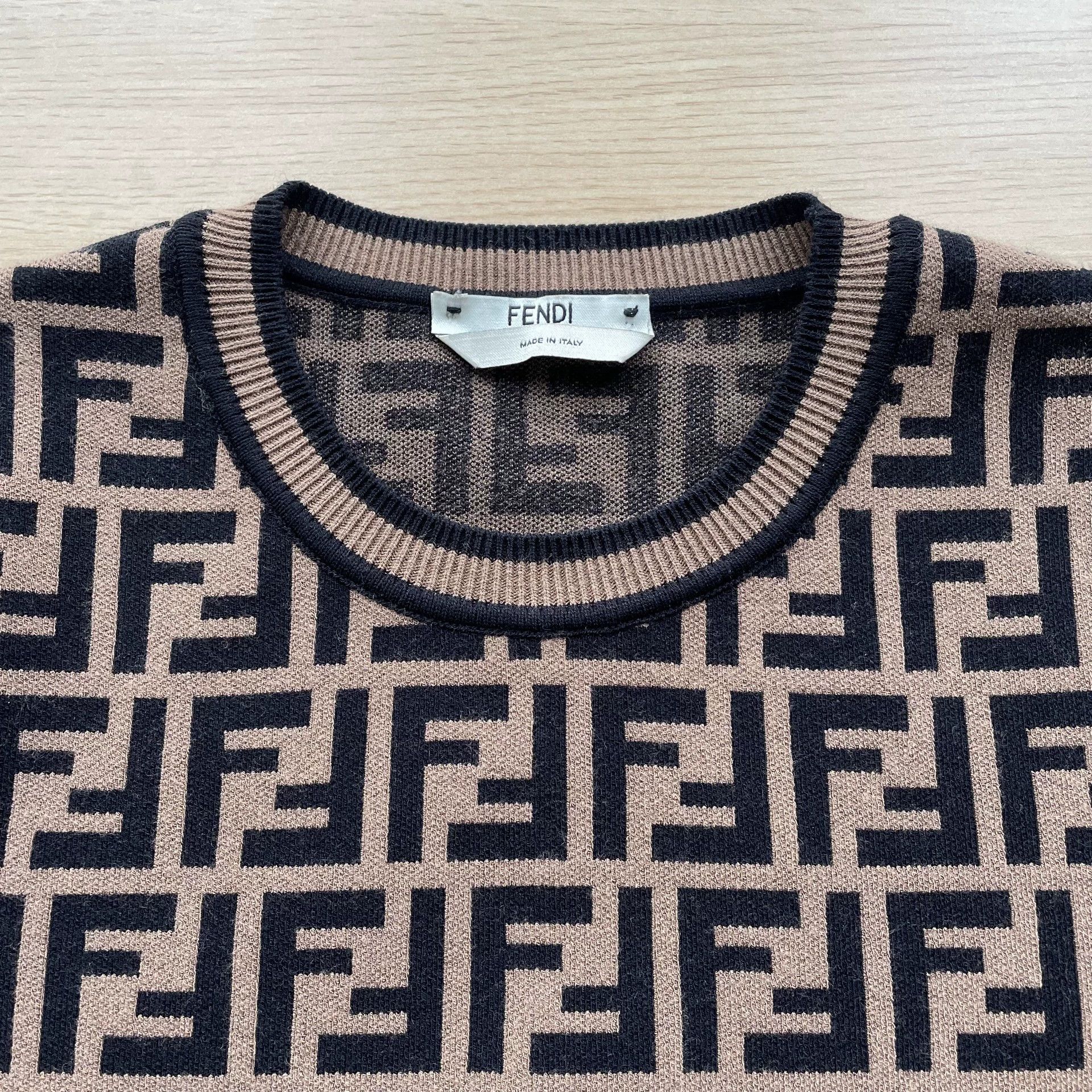 Fendi FENDI FF Logo All Over SS Knit Top W Brown 38 99N Size XS / US 0-2 / IT 36-38 - 4 Thumbnail