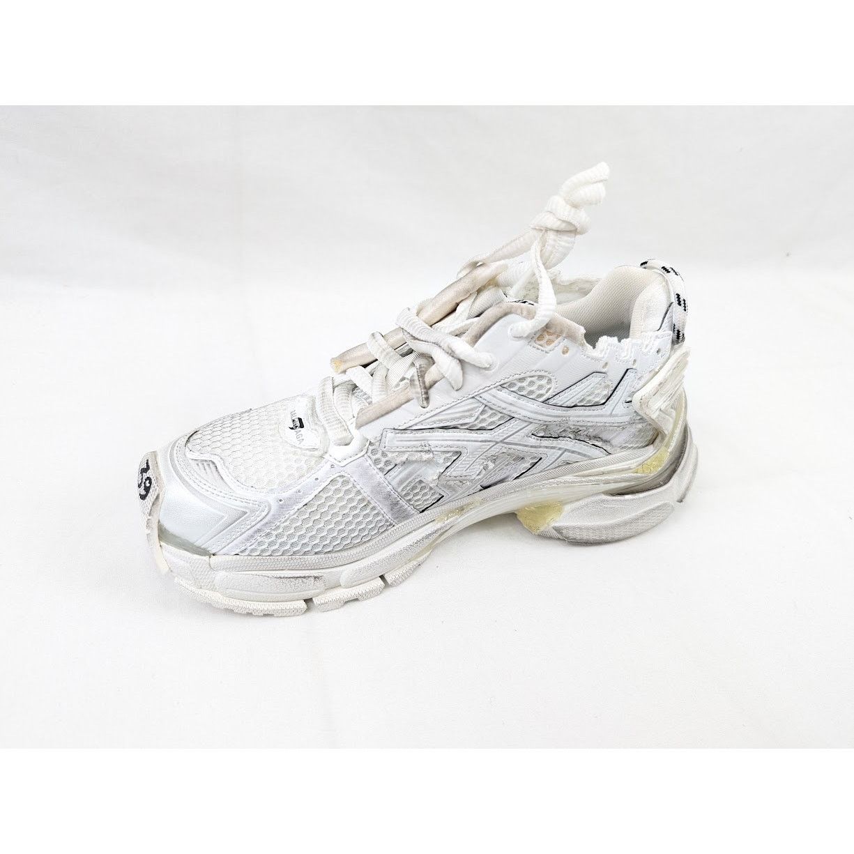 Balenciaga o1rshd1 Monocolor Runner Sneakers in White Size US 6 / EU 39 - 9 Thumbnail