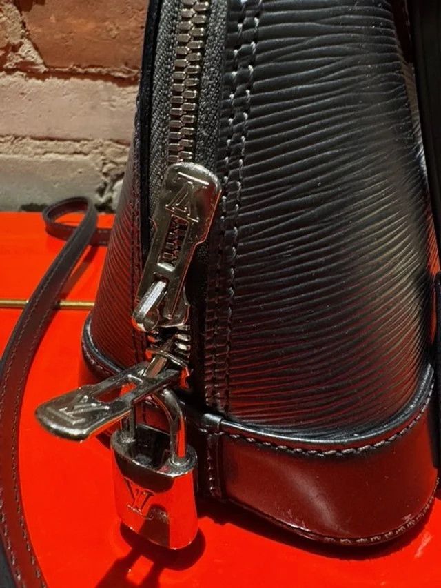 Louis Vuitton Louis Vuitton Alma BB – Épi Leather “Gunmetal” (2015) Size ONE SIZE - 6 Thumbnail