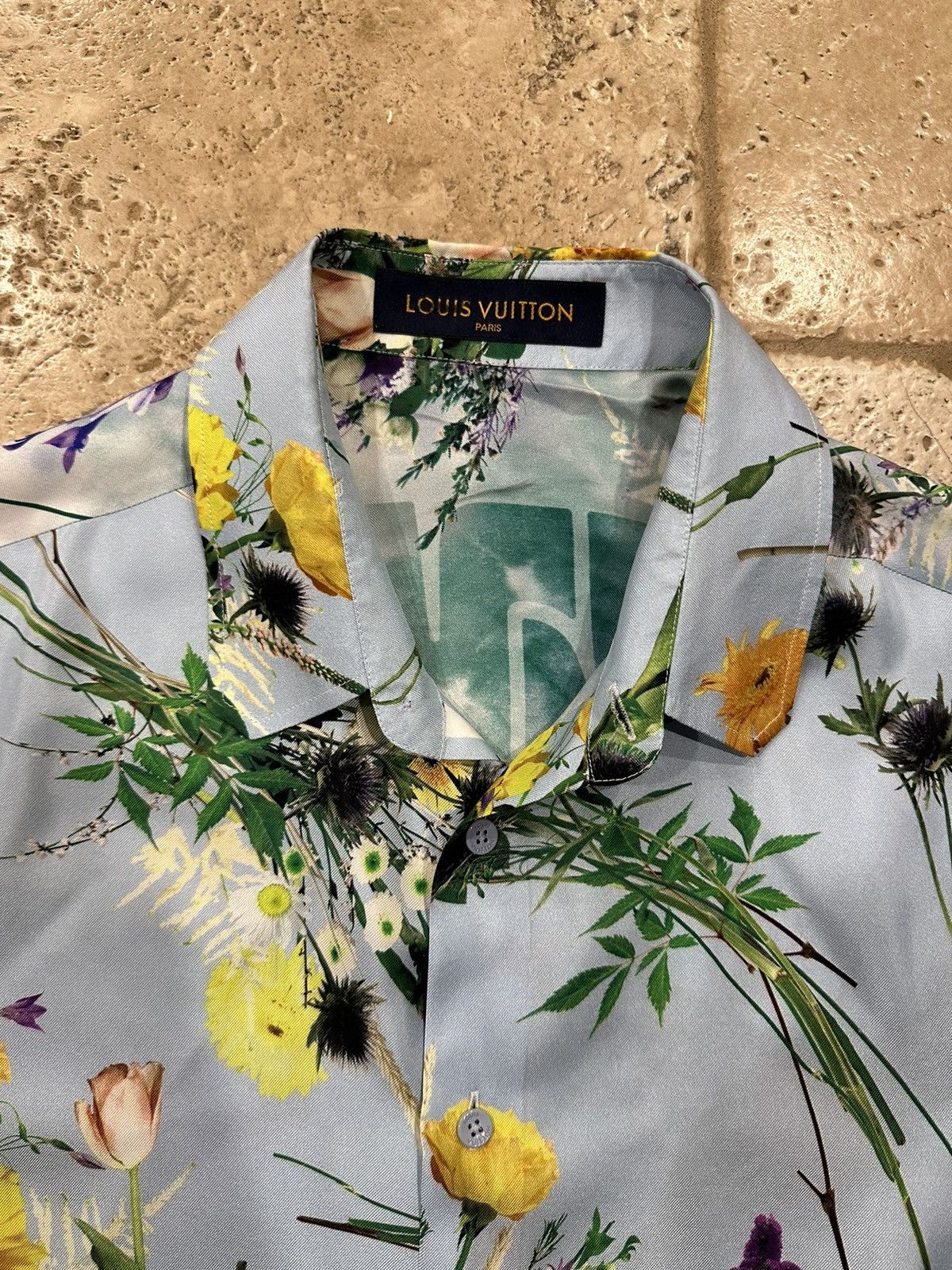Louis Vuitton Louis Vuitton Virgil Abloh SS20 Floral Silk Button Up Shirt Size US M / EU 48-50 / 2 - 8 Thumbnail