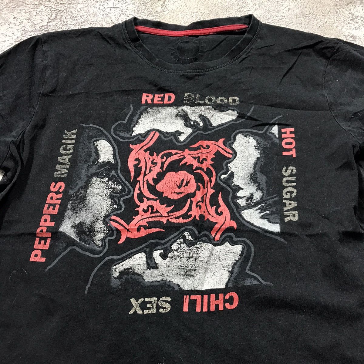 Vintage Y2K Red Blood Graphic Tee Streetwear Grunge Punk Band Art M Size US M / EU 48-50 / 2 - 3 Thumbnail