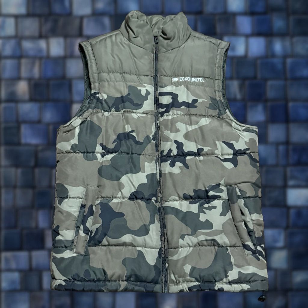 Ecko Unltd. VINTAGE Ecko Unltd. Puffer Vest Mens Medium Green Camo 90s Streetwear, 90s Theme, Full Zip, Pockets, Relaxed Fit, Regular Size, Polyester Size US M / EU 48-50 / 2 - 1 Thumbnail