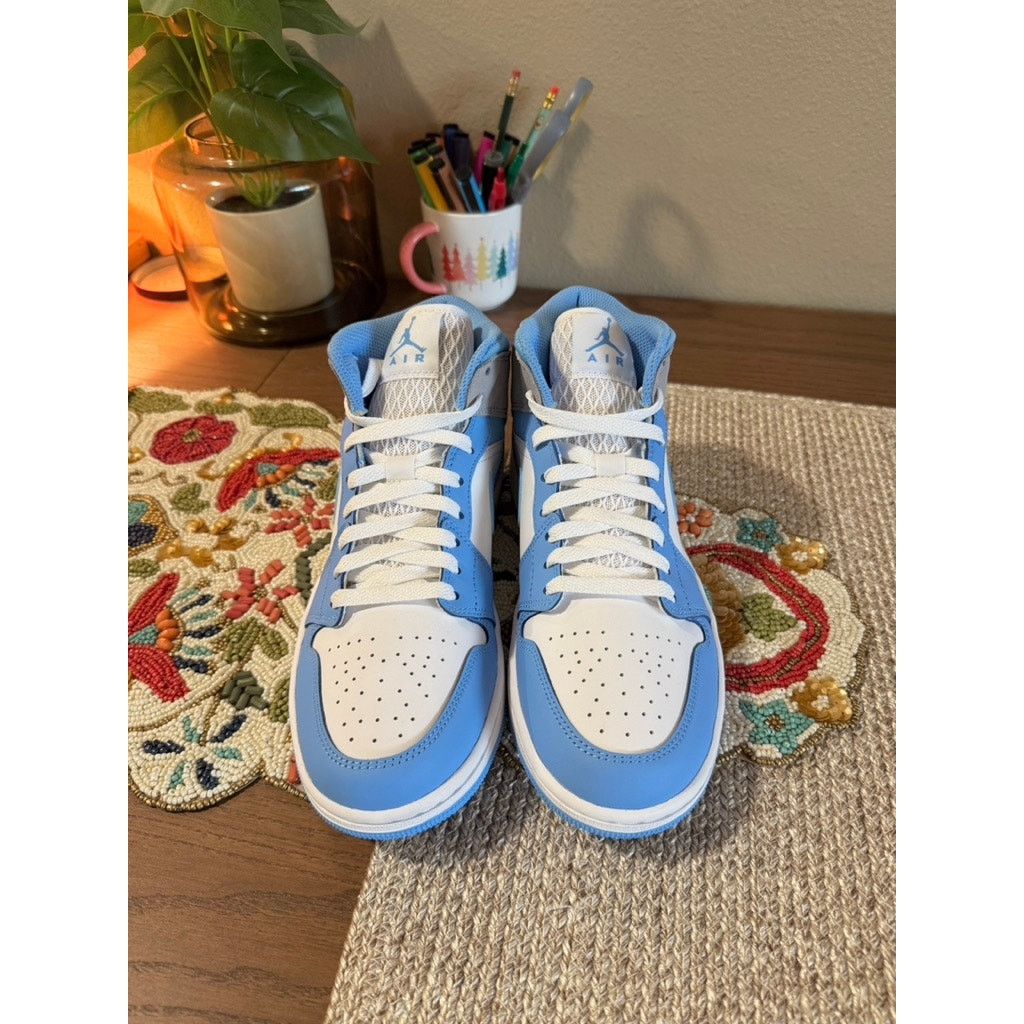 Jordan Brand × Nike Jordan 1 Mid UNC University Blue Wolf Grey White Powder Size US 8.5 / EU 41-42 - 3 Thumbnail