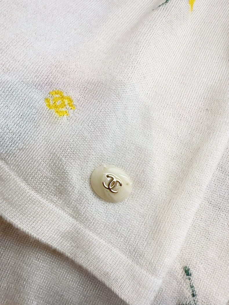 Chanel Chanel 18b white background color flower multi-element pat Size XS / US 0-2 / IT 36-38 - 7 Thumbnail