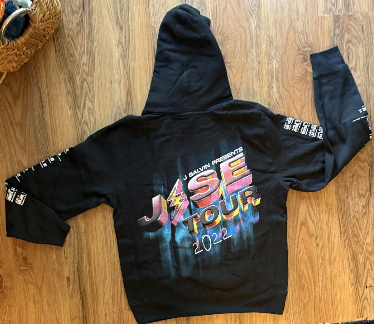 Band Tees J Balvin officially licensed tour hoodie 2002 large Size US L / EU 52-54 / 3 - 2 Thumbnail