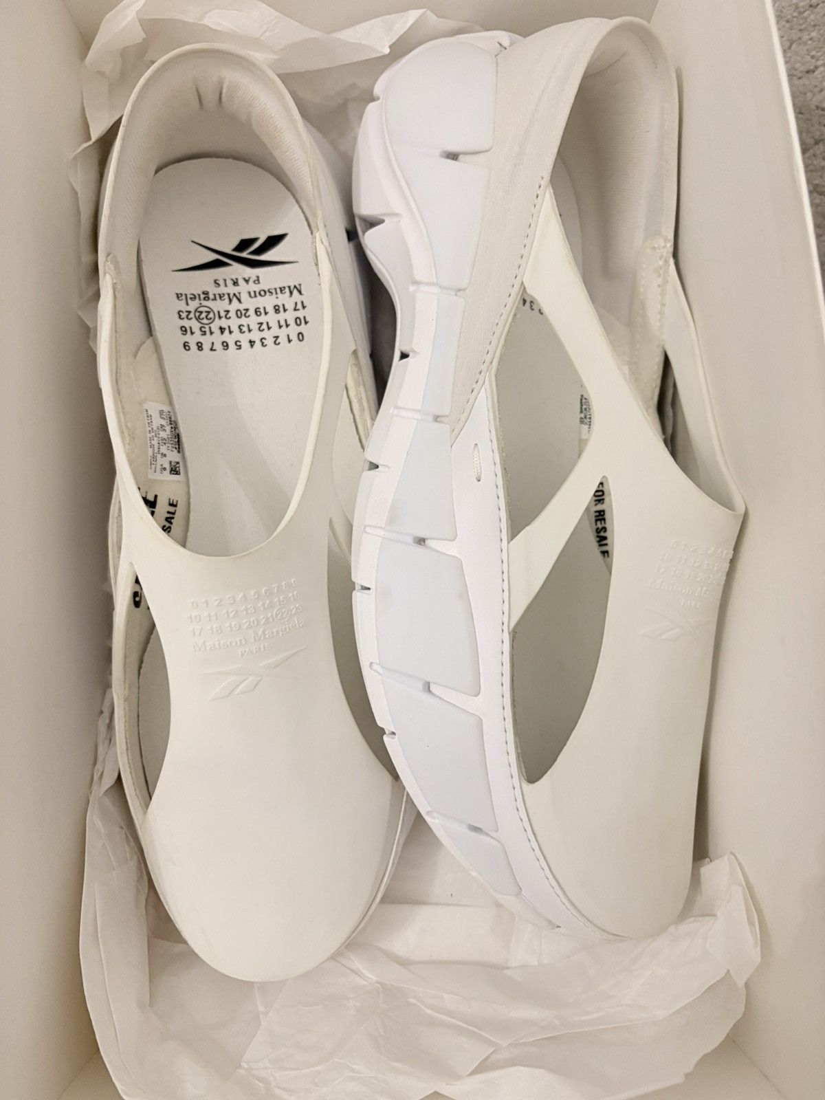 Maison Margiela × Reebok Maison margiela X Reebok Size US 8 / EU 41 - 1 Thumbnail