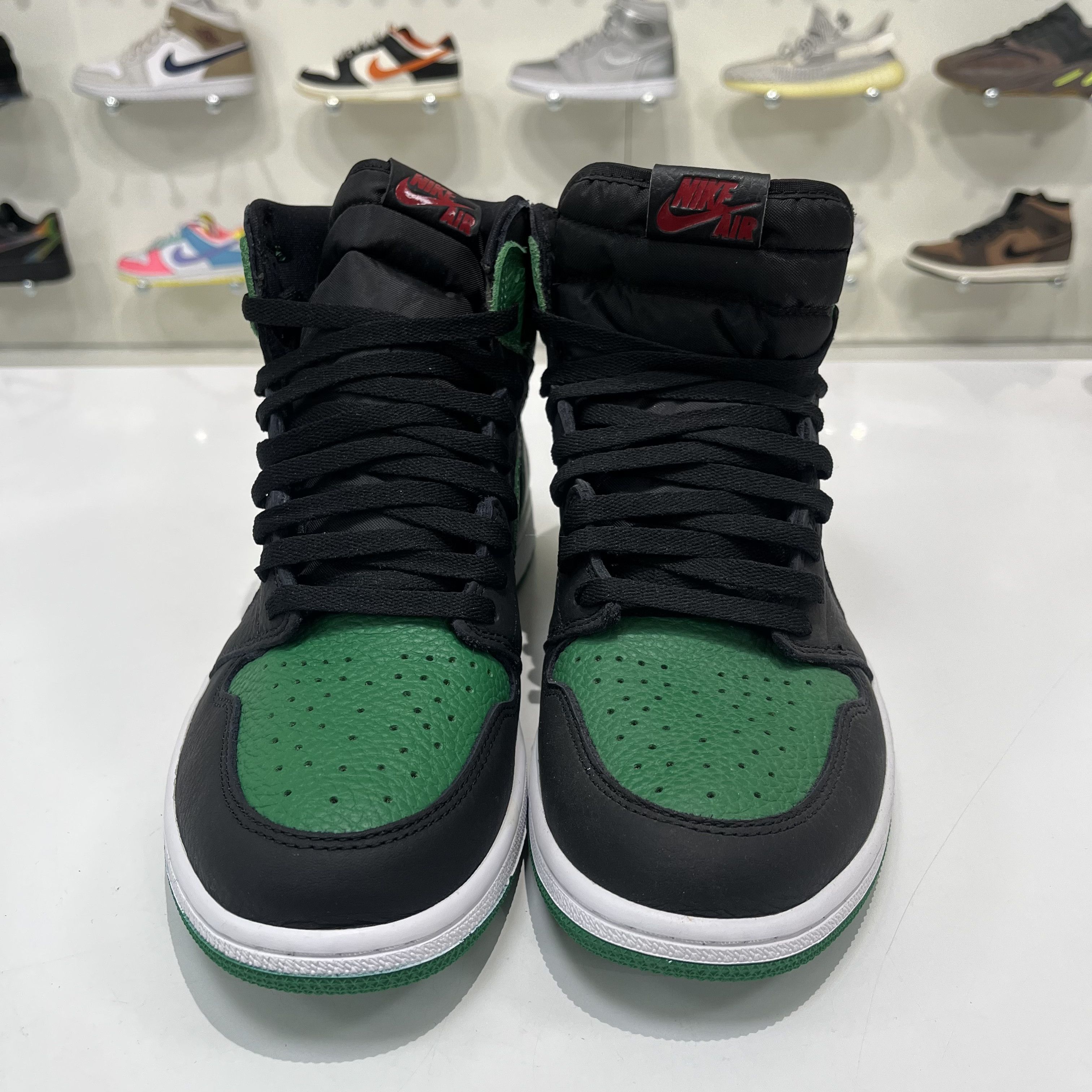 Nike Air Jordan 1 Retro High Pine Green Black Size US 11 / EU 44 - 5 Thumbnail