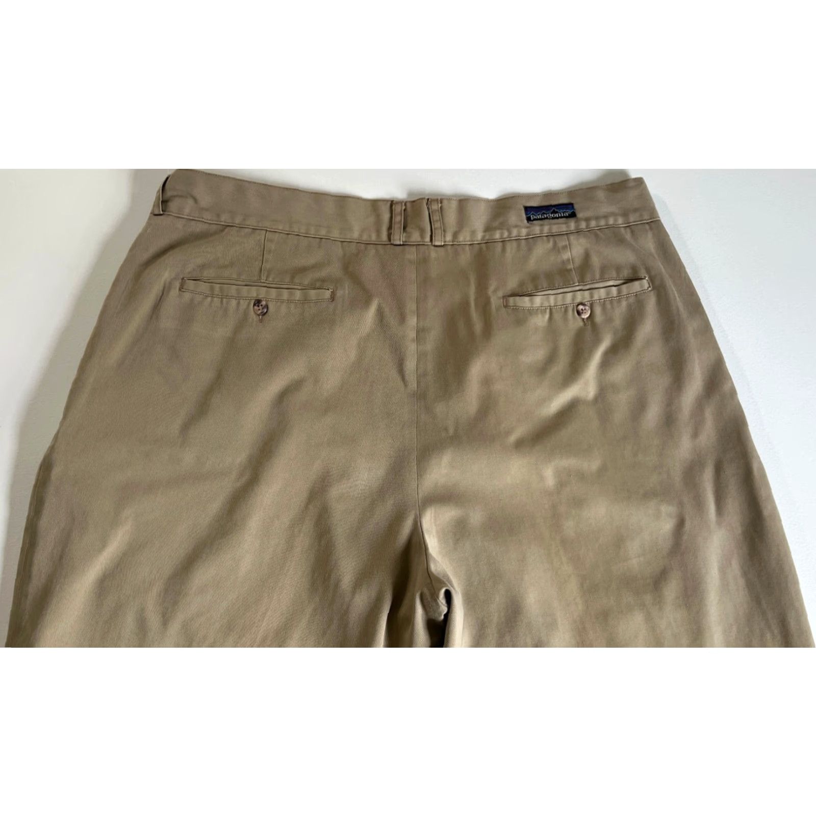 Patagonia VINTAGE Patagonia Men’s 80s 90s Chino Pants Pleated Sz 40 Tan Cotton Blend Canvas Regular Front Pockets Straight Inseam 32 Mens Size US 40 / EU 56 - 6 Thumbnail