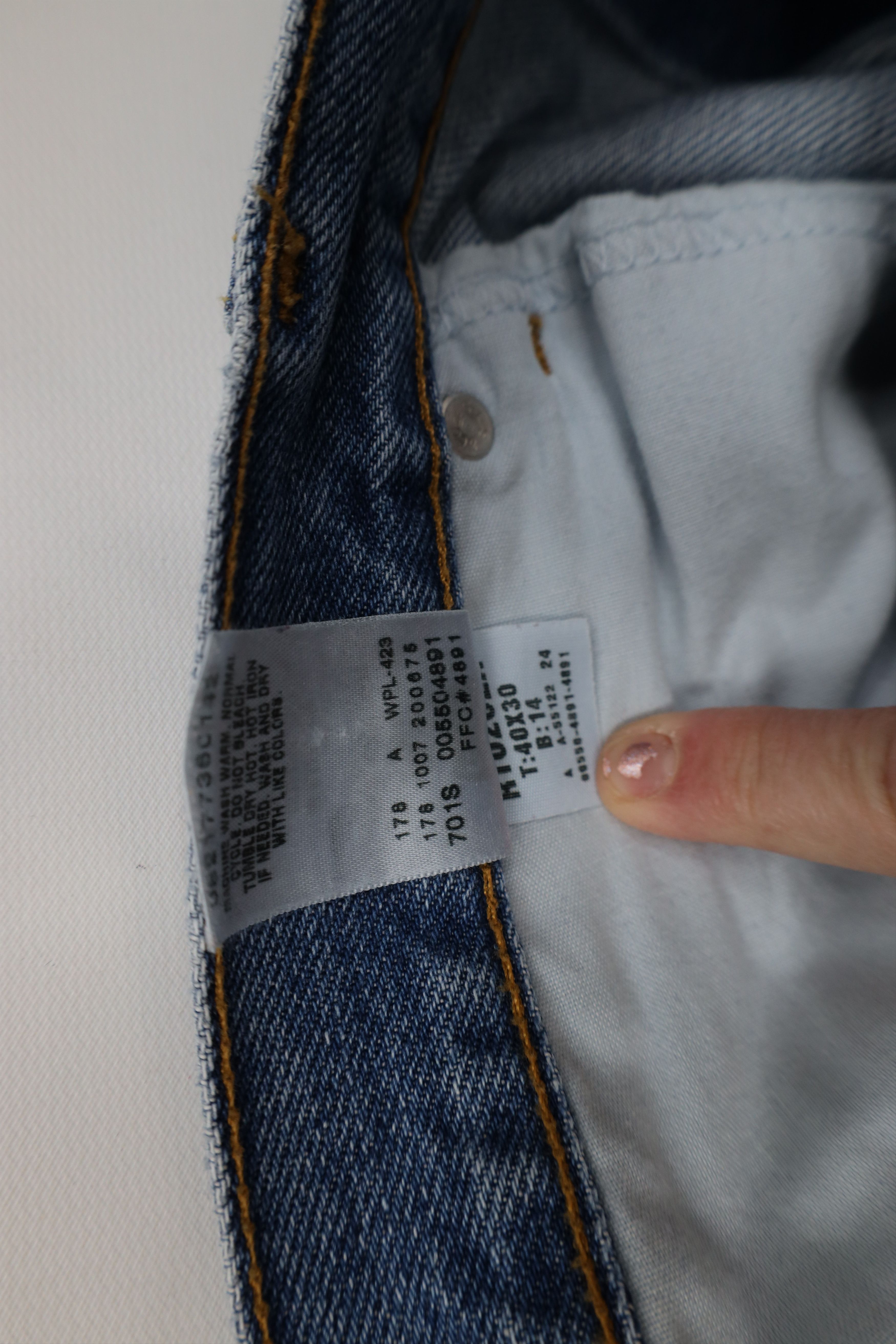Levi's Vintage Y2K Levis 550 Relaxed Fit Denim Jeans Blue Cotton Size US 40 / EU 56 - 9 Thumbnail