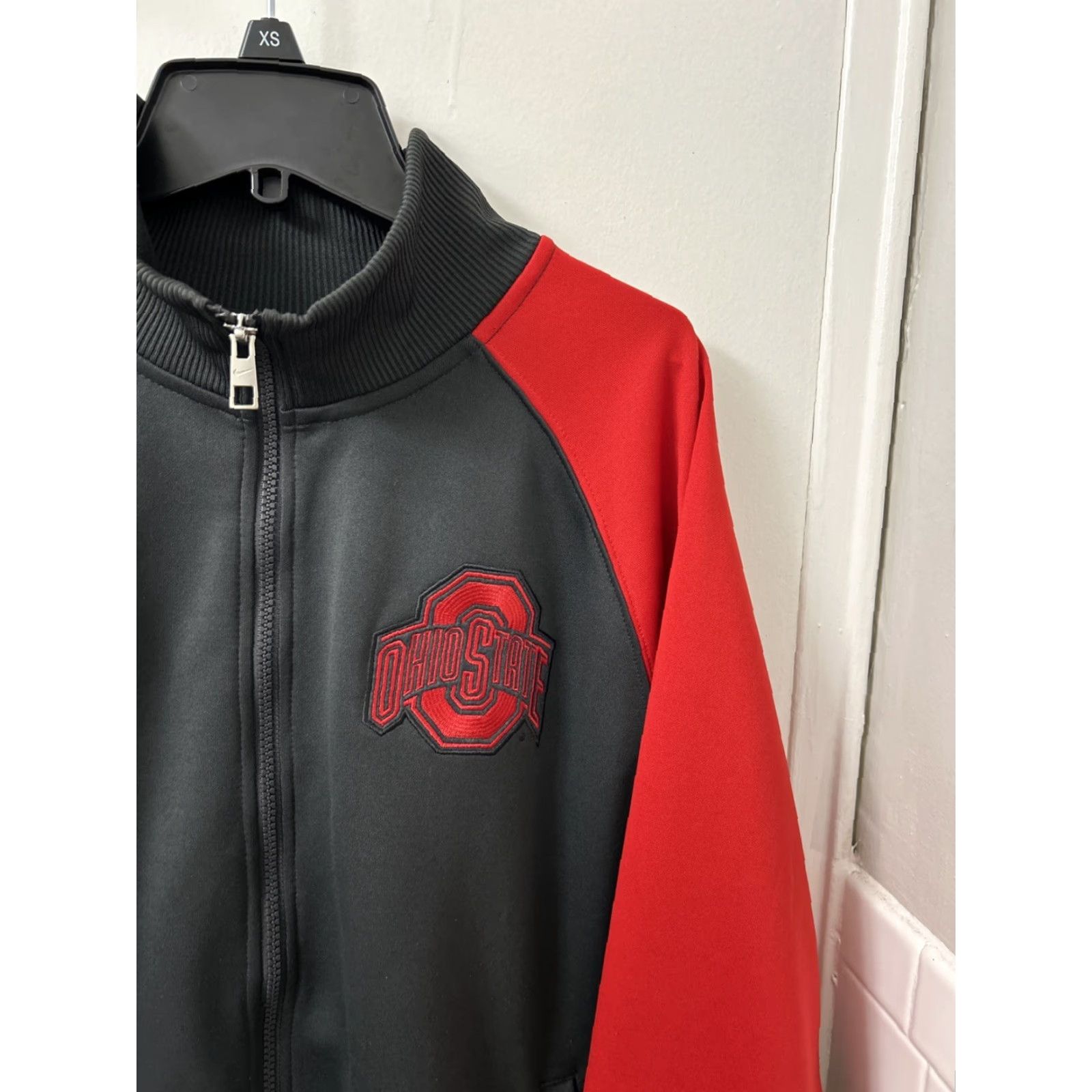 Nike Nike Track Jacket Mens Large Black Red Full Zip Swoosh Logo Pockets Size US L / EU 52-54 / 3 - 5 Thumbnail