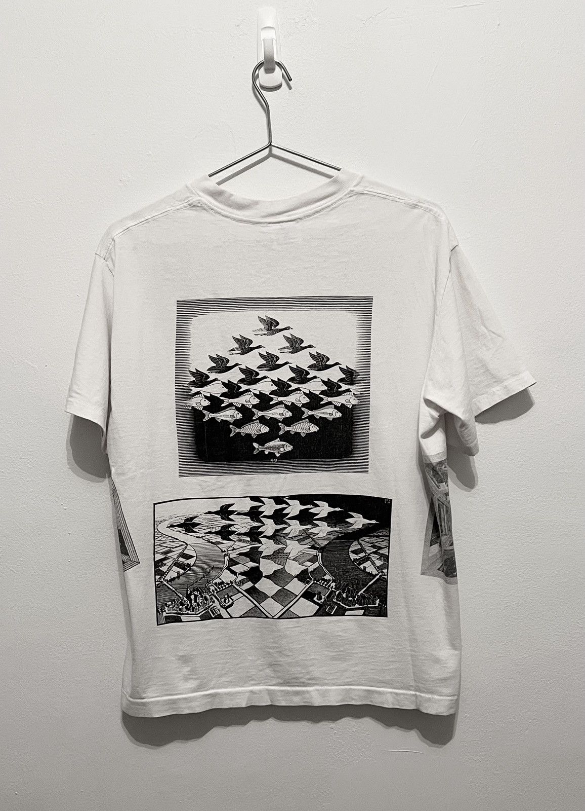 Vintage Vintage M.C. Escher graphic tee Size US L / EU 52-54 / 3 - 2 Thumbnail