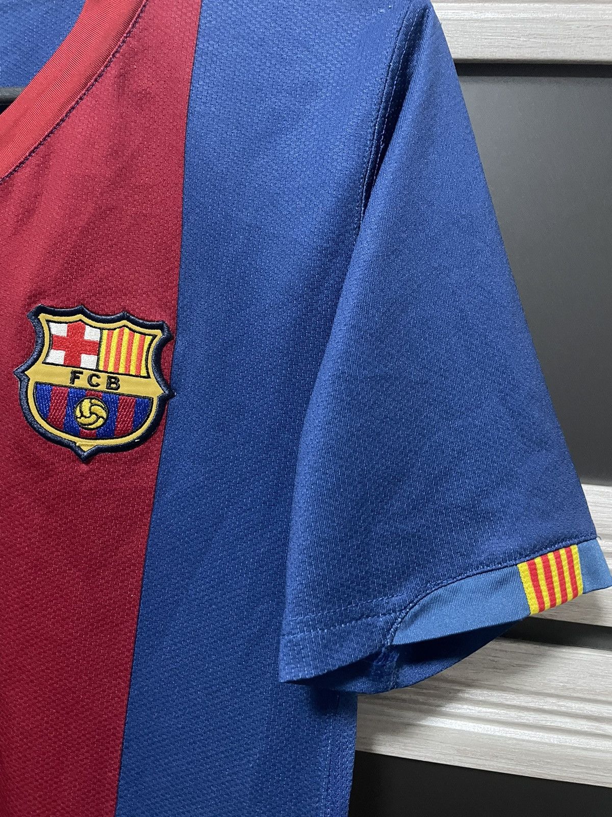 Nike Vintage Nike FC Barcelona 06/07 Home Football Jersey Size US S / EU 44-46 / 1 - 3 Thumbnail