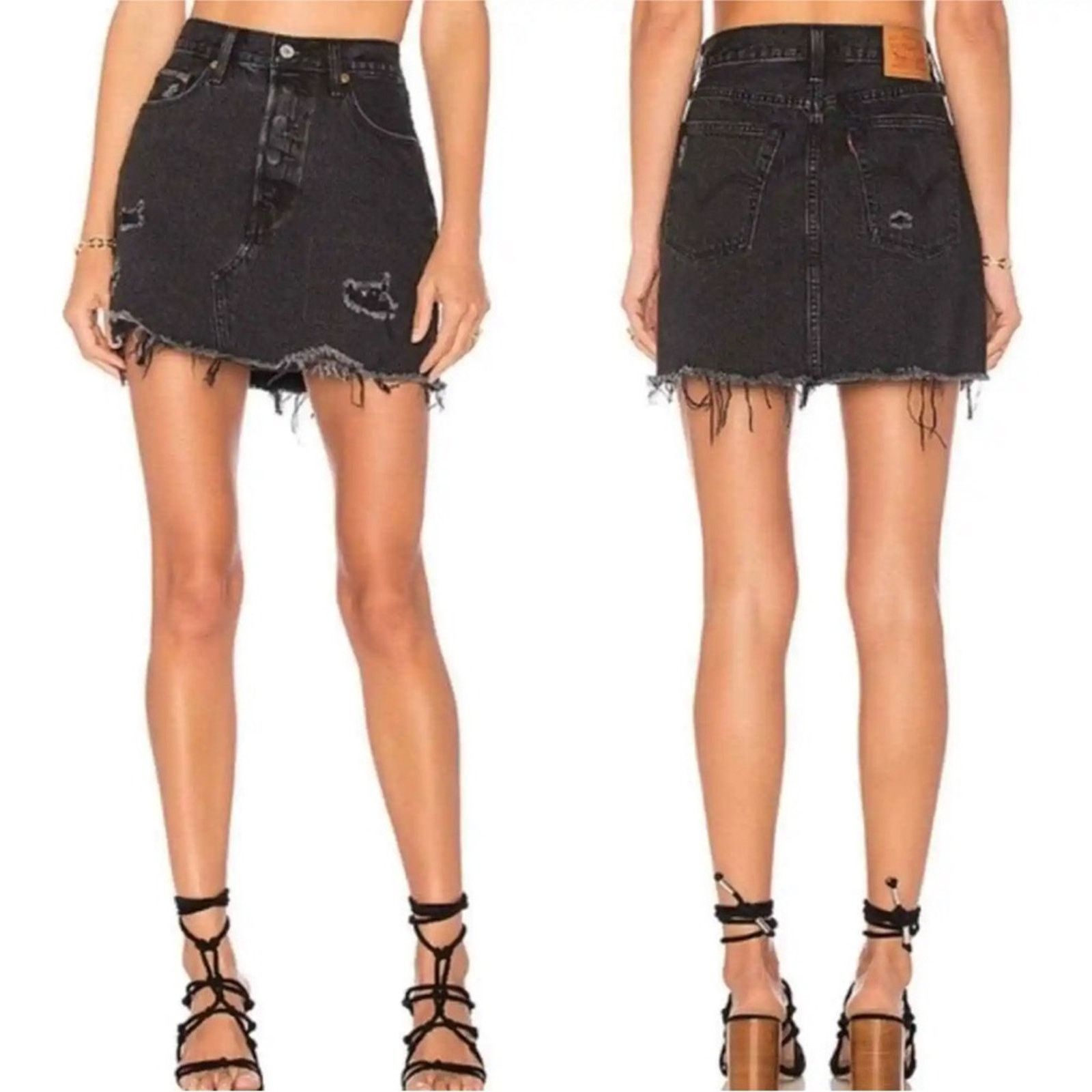 Levi's LEVIS REVOLVE Black Distressed Raw Hem Button Fly Mini Skirt Size 26" / US 2 / IT 38 - 1 Thumbnail