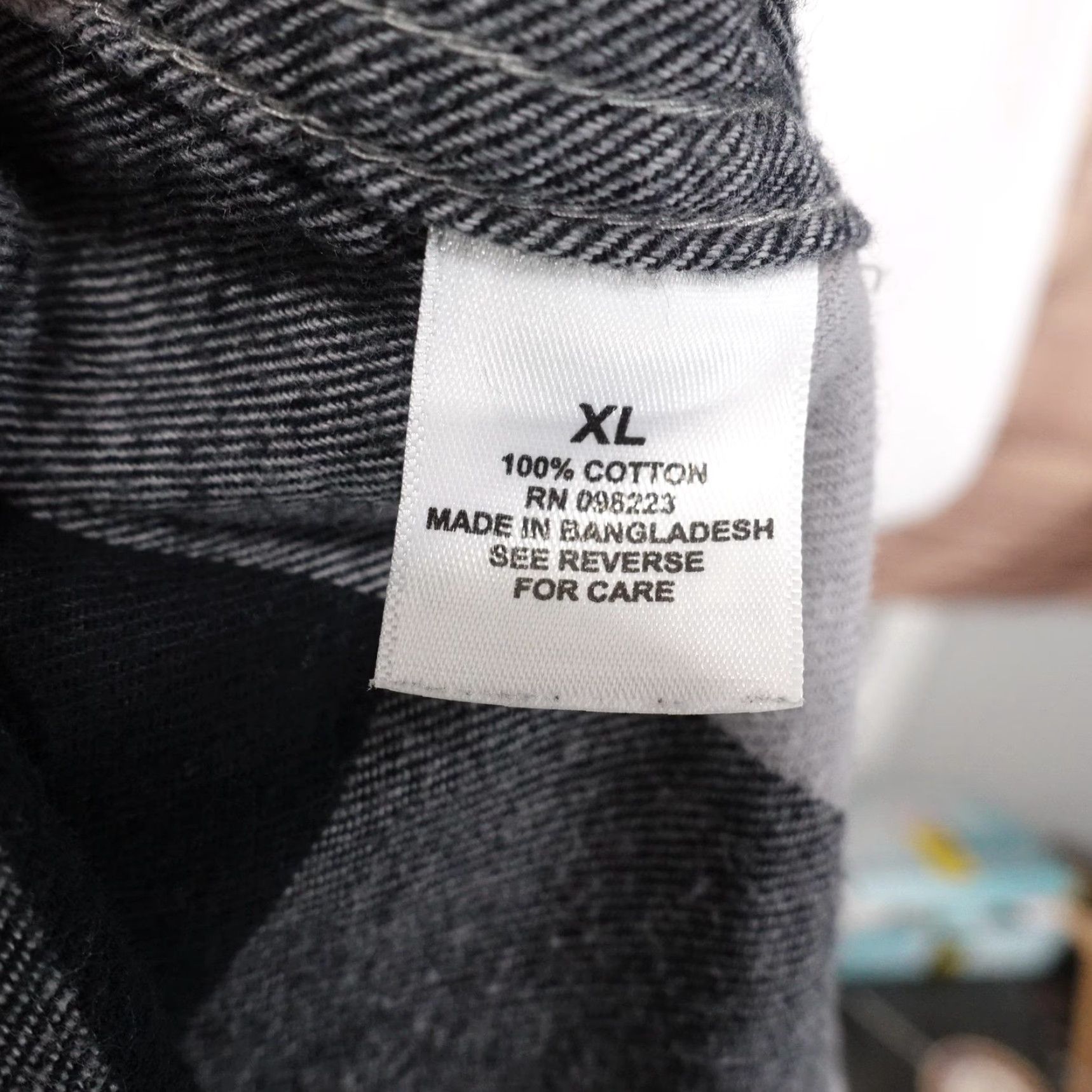 Vintage Magellan Outdoors Men’s Flannel Shirt XL Black Gray Plaid Long Sleeve Casual Outdoor Classic Fit Size US XL / EU 56 / 4 - 7 Thumbnail