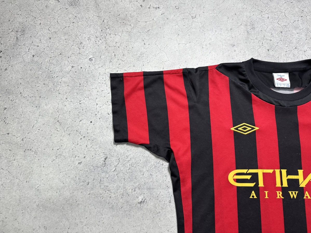 Umbro Umbro FC Manchester City 2011/2012 Vintage Soccer Jersey Size US S / EU 44-46 / 1 - 4 Thumbnail