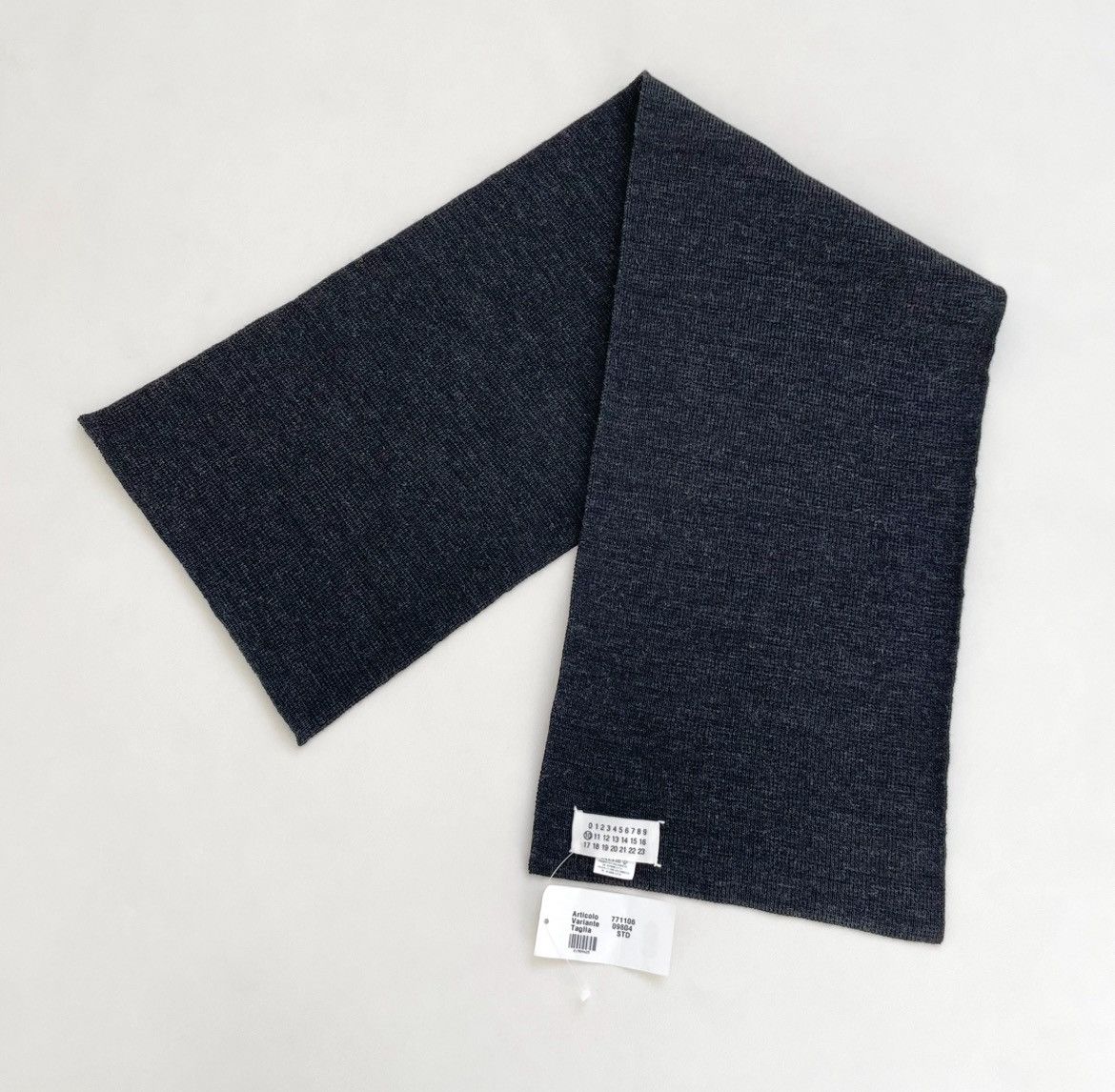 Maison Margiela A/W 2000 Waffle Weave Gray Wool Scarf Size ONE SIZE - 1 Thumbnail