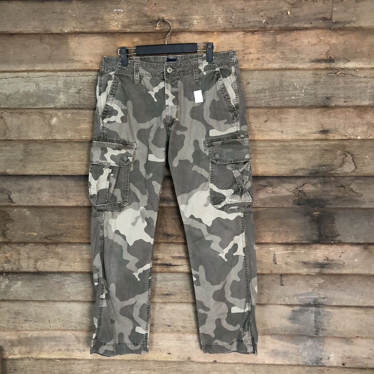 image of Gap Army Tactical Utility Camo Multipocket Pants 7364, Men's (Size 30)