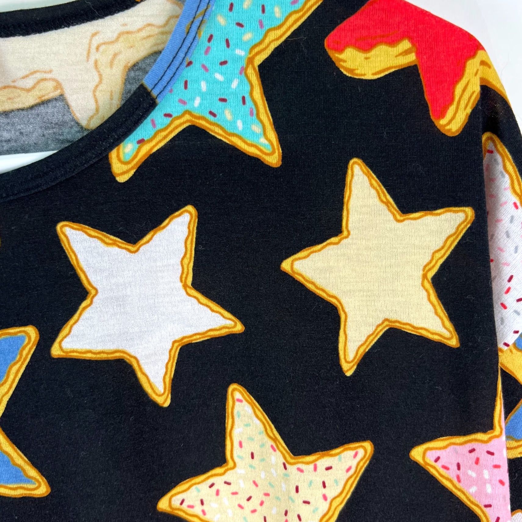 Vintage VINTAGE LuLaRoe Womens Irma Americana Frosted Sugar Cookie Star Black T Shirt Size XS Size XS / US 0-2 / IT 36-38 - 4 Thumbnail