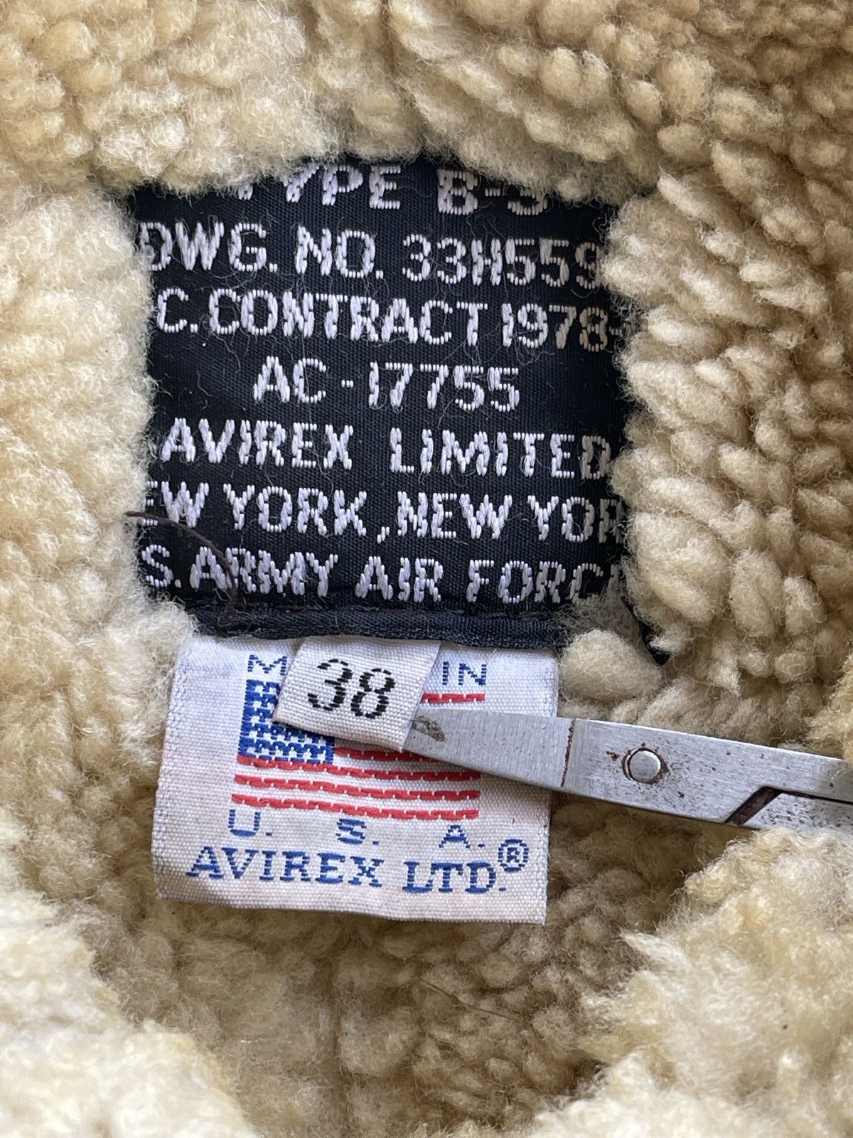 Avirex Avirex Type B-3 Sheepskin Shearling Jacket (size 38) Size US M / EU 48-50 / 2 - 23 Thumbnail