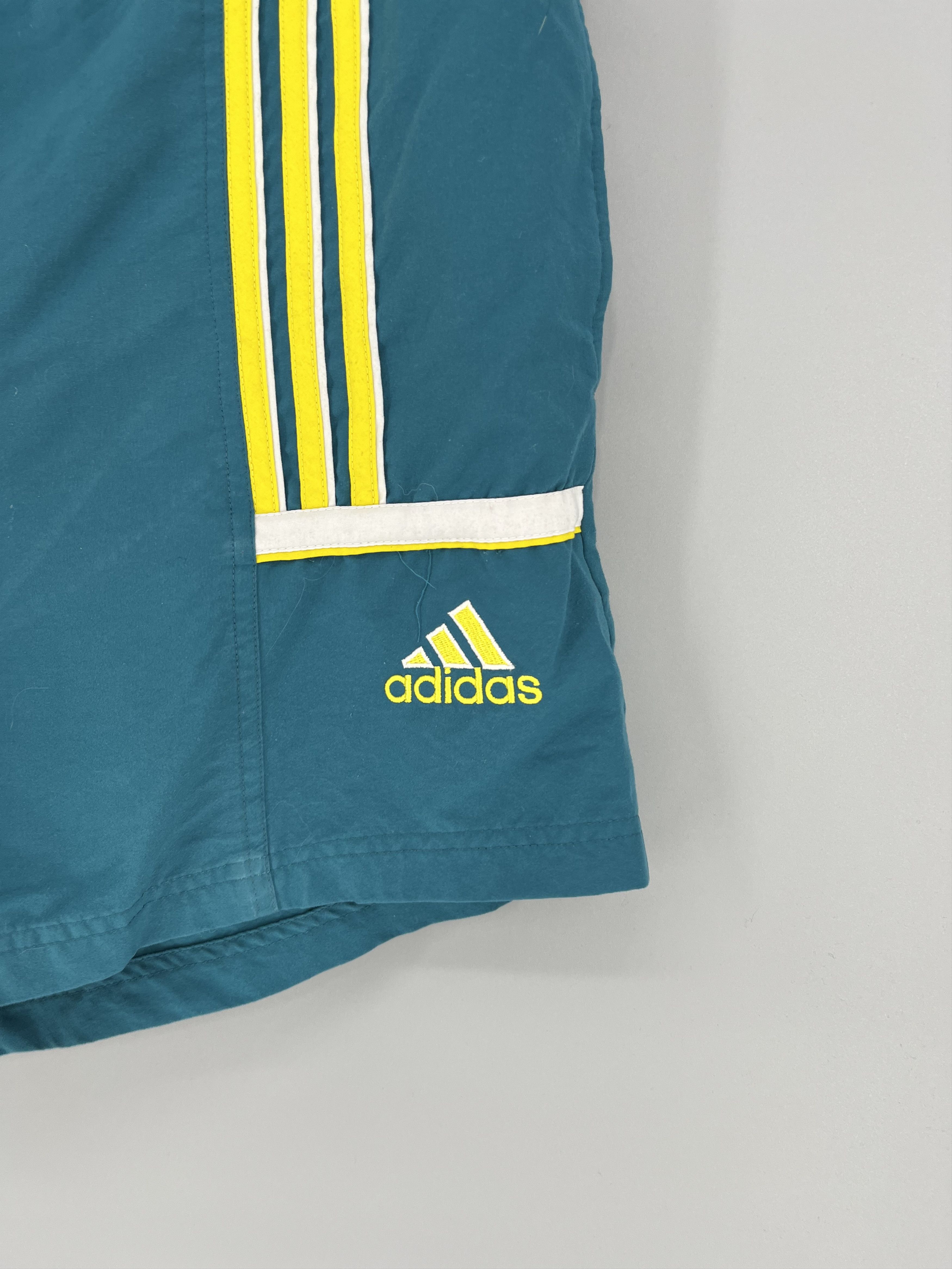 Adidas × Vintage Vintage 90s Adidas Stripes Shorts Streetwear Fashion Size US 36 / EU 52 - 5 Thumbnail