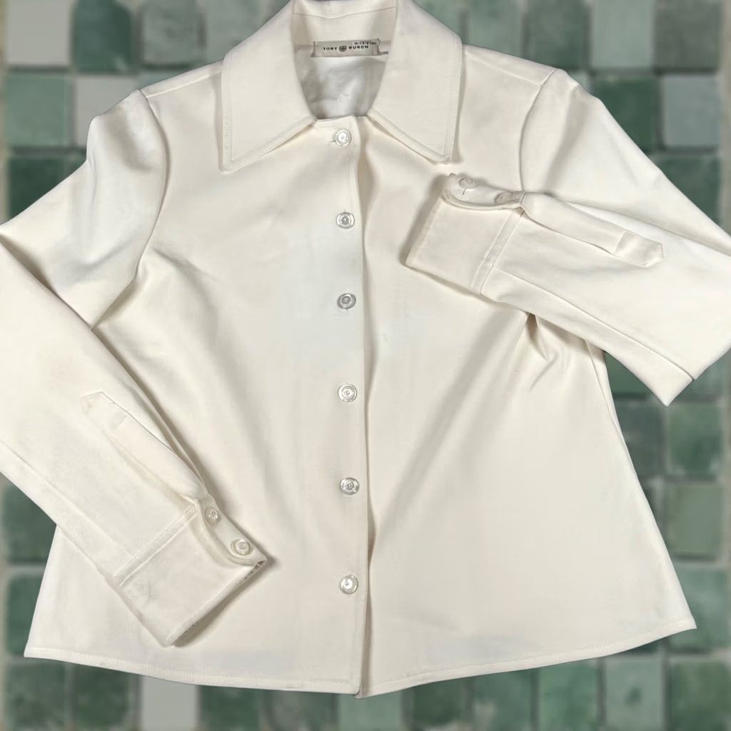 Tory Burch Tory Burch Cream Button-Up Shirt Blouse Made in Italy Sz 10 Careerwear Designer Women Ivy Ivory Button Solid Long Sleeve Collared Pockets Classic Fit Size L / US 10 / IT 46 - 1 Thumbnail