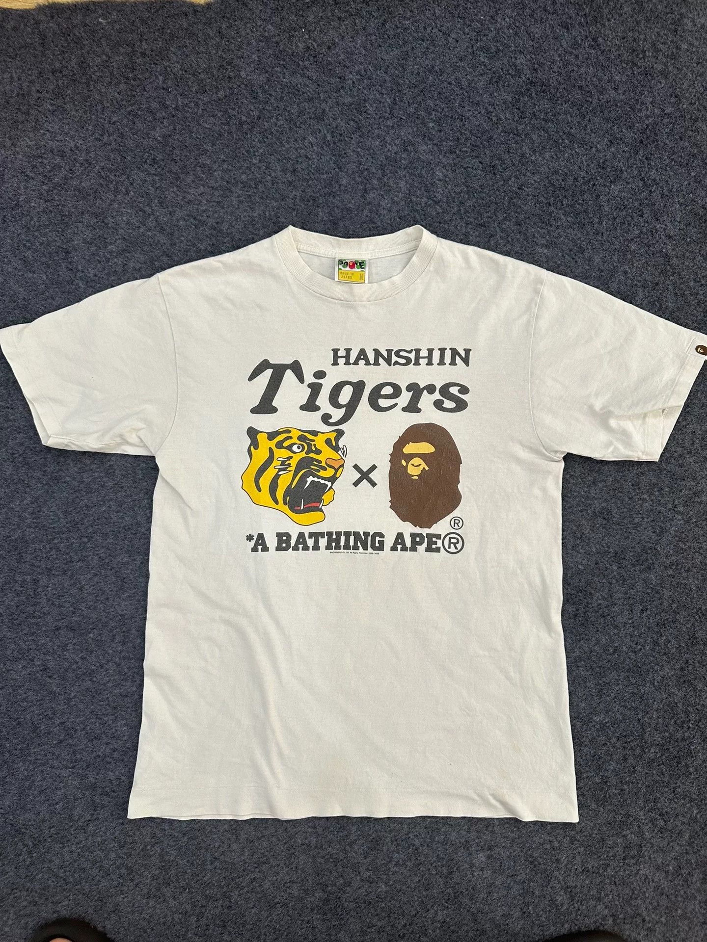 Bape Bape Tiger Multi Glow T-Shirt Casual Size US M / EU 48-50 / 2 - 1 Thumbnail
