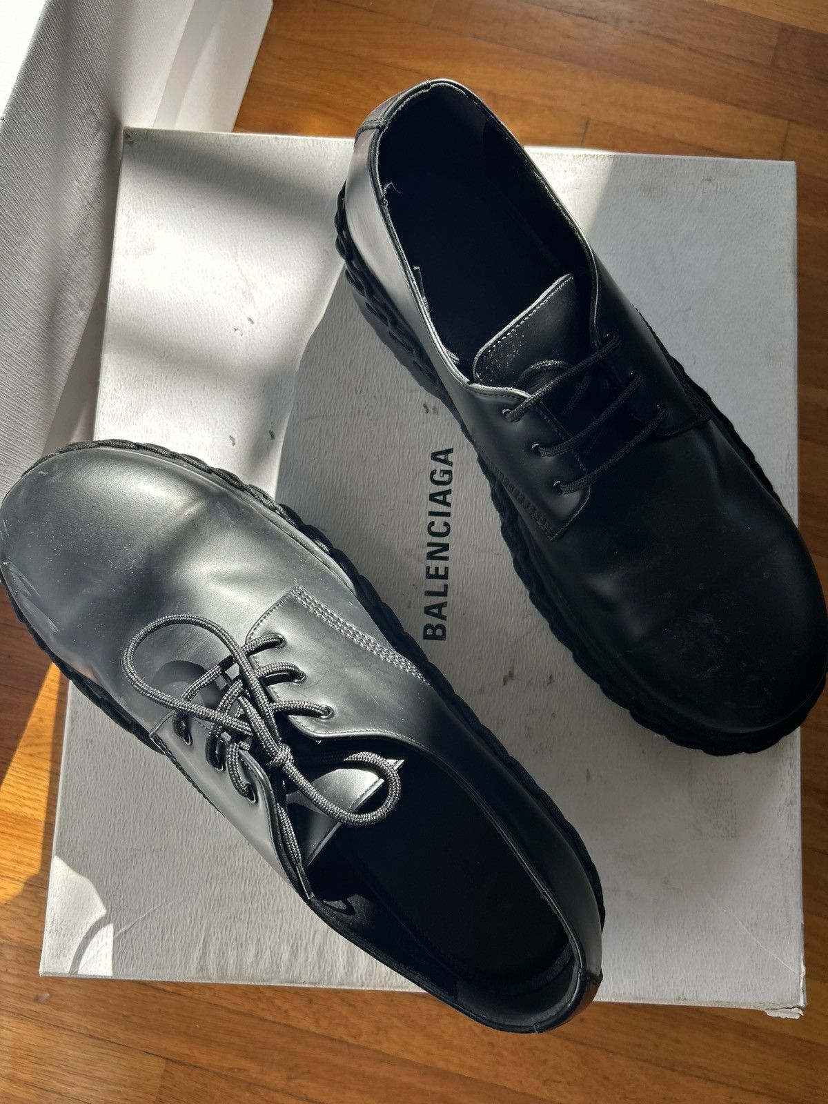 Balenciaga Balenciaga lace detail shoes Size US 12 / EU 45 - 4 Thumbnail