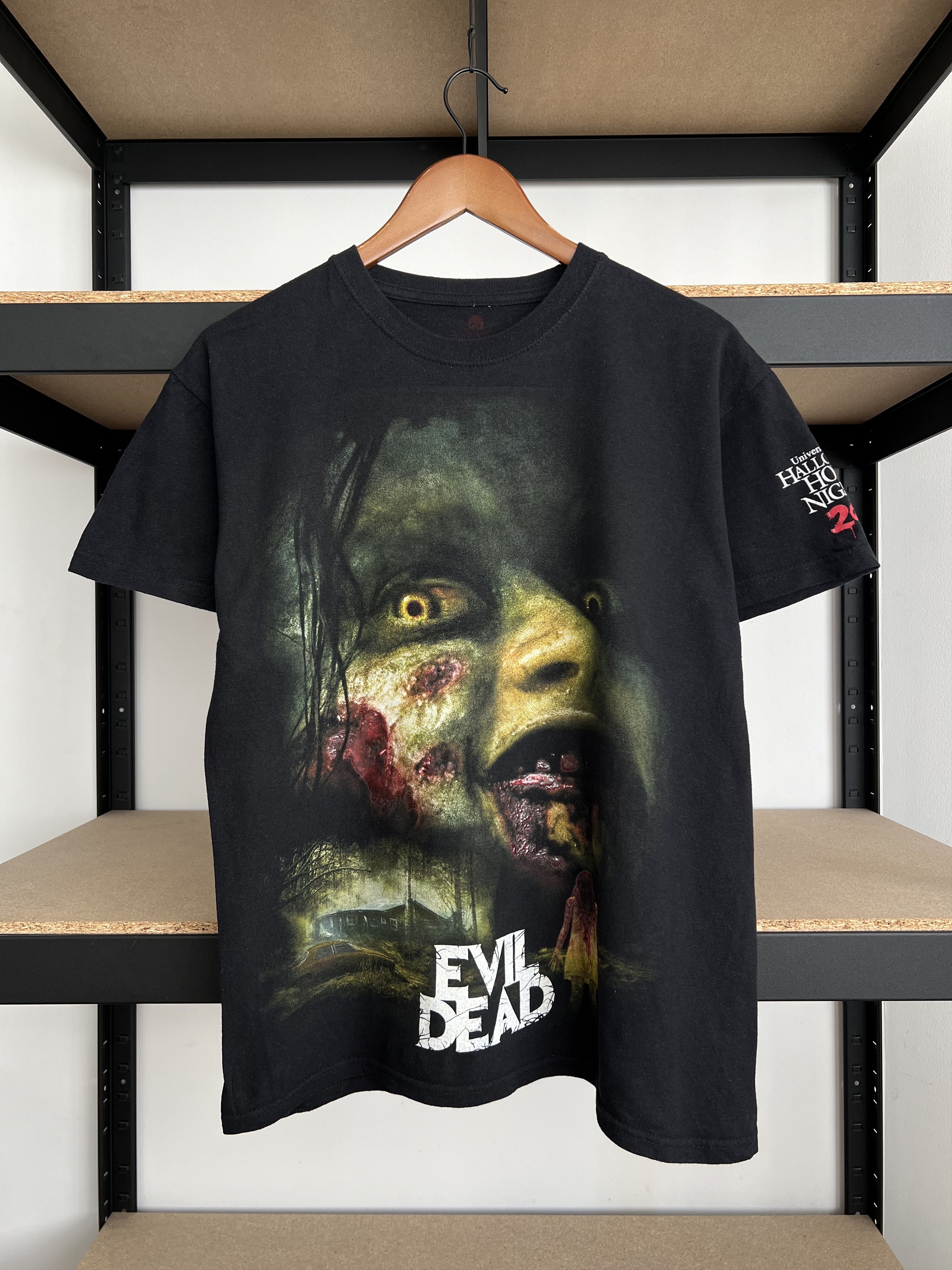 Expert Horror Vintage 2013 Evil Dead Horror Movie Black T-shirt Size US M / EU 48-50 / 2 - 1 Thumbnail