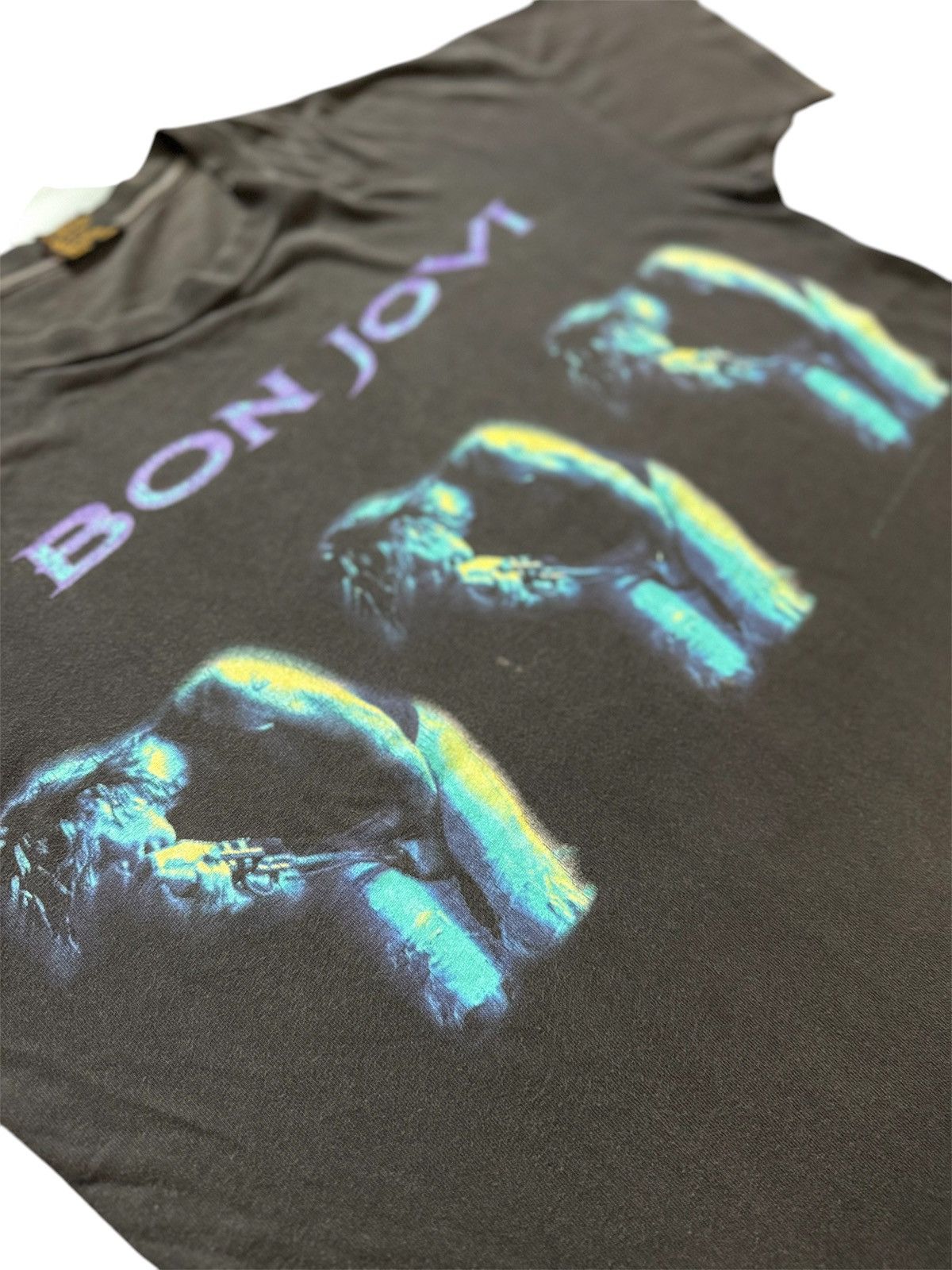Band Tees VINTAGE 1994 BON JOVI WORLD TOUR BAND TEE FADED Size US L / EU 52-54 / 3 - 2 Thumbnail