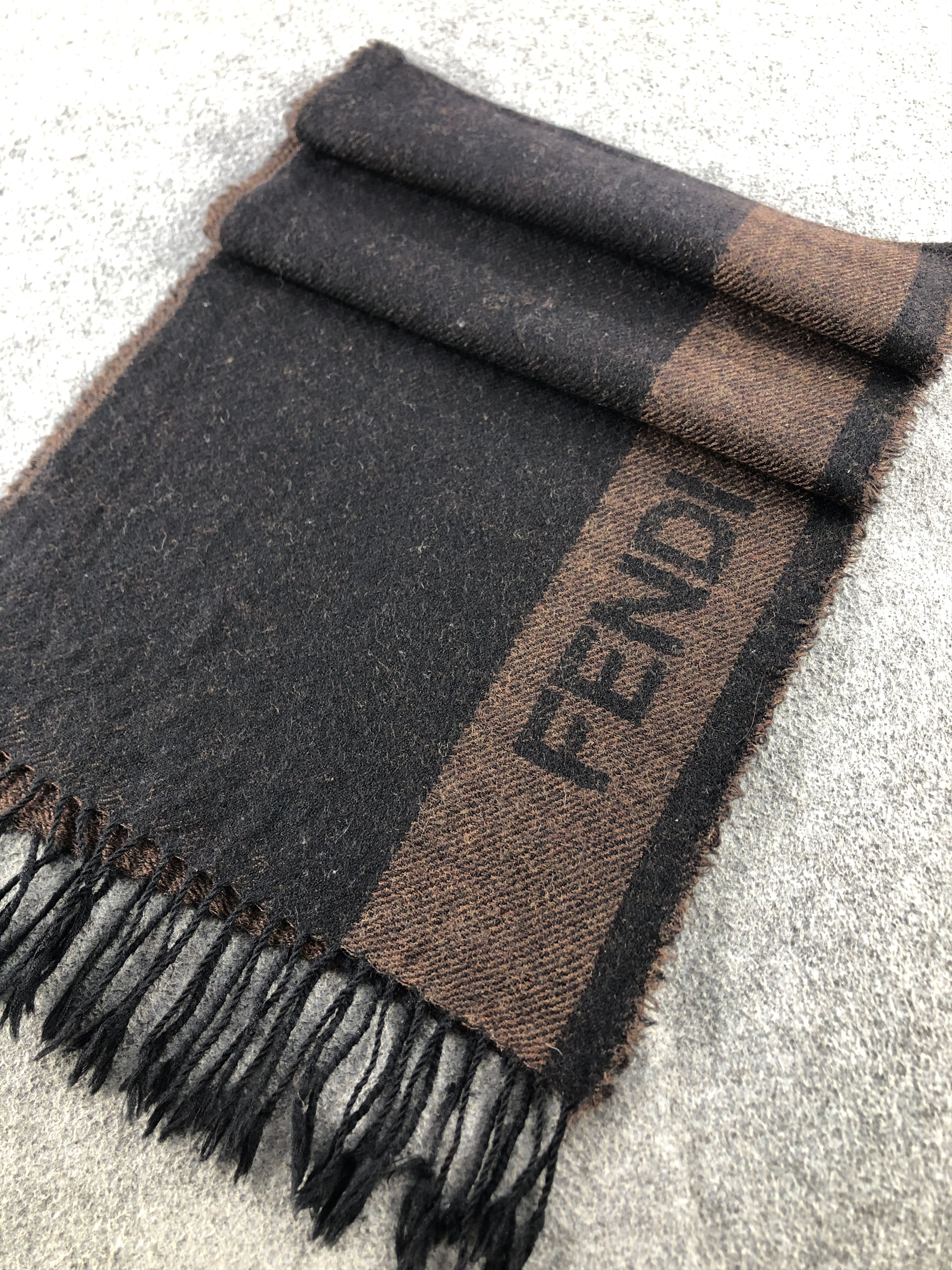 Fendi Fendi Scarf / Muffler / Neckwear P838 Size ONE SIZE - 2 Thumbnail