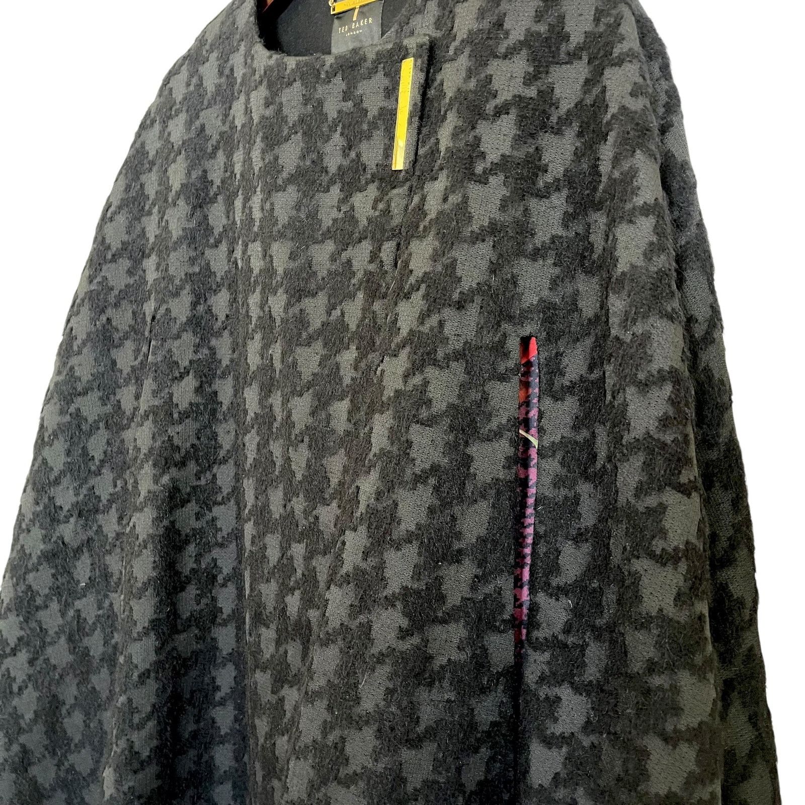 Ted Baker Ted Baker Dannae Black Wool-Blend Houndstooth Cape S/M Size ONE SIZE - 12 Thumbnail