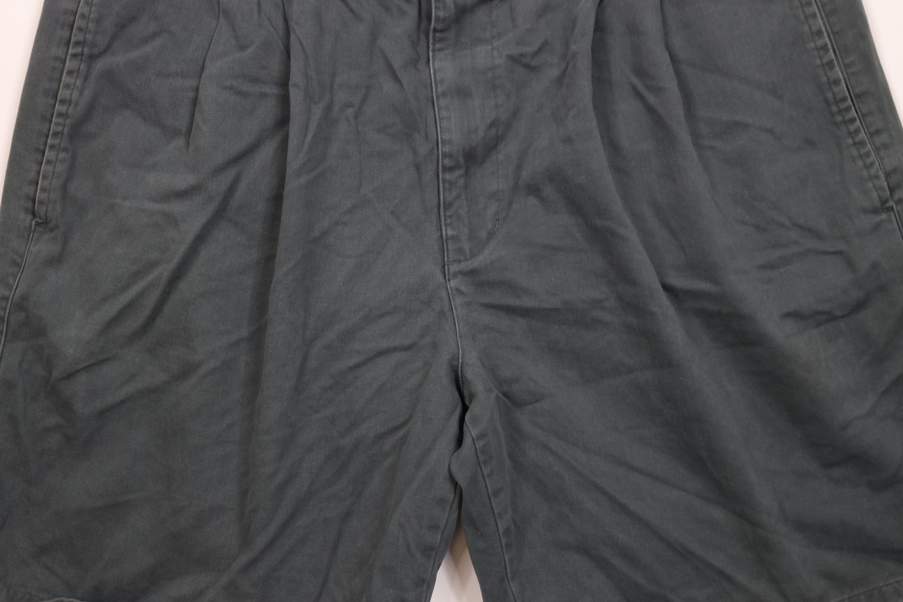 Givenchy Vintage 90s Givenchy Pleated Above Knee Chino Shorts Green Size US 38 / EU 54 - 3 Thumbnail