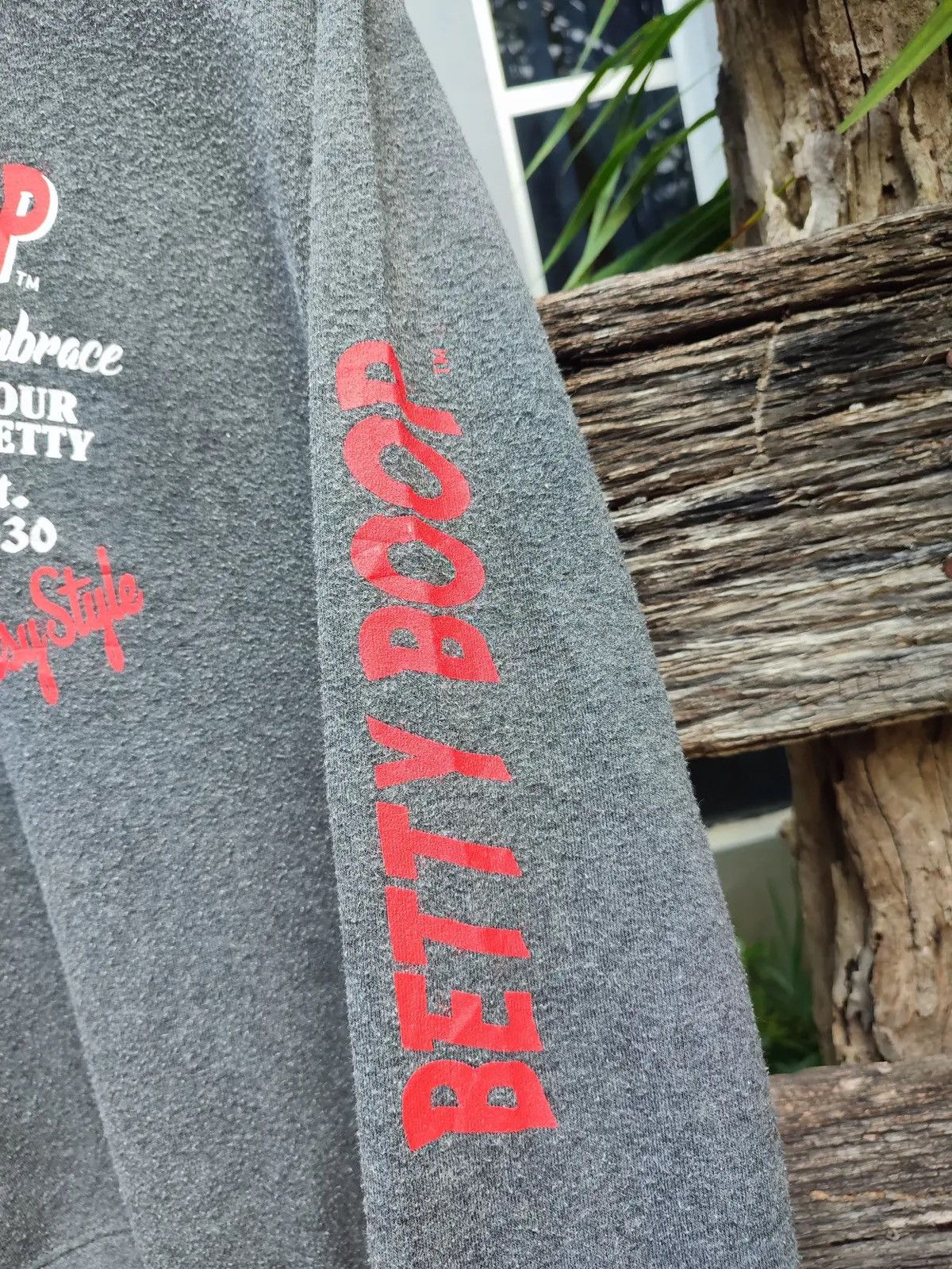 Japanese Brand Betty Boop Graphic Sweatshirt – Japan Exclusive Print (2021) Size US M / EU 48-50 / 2 - 5 Thumbnail