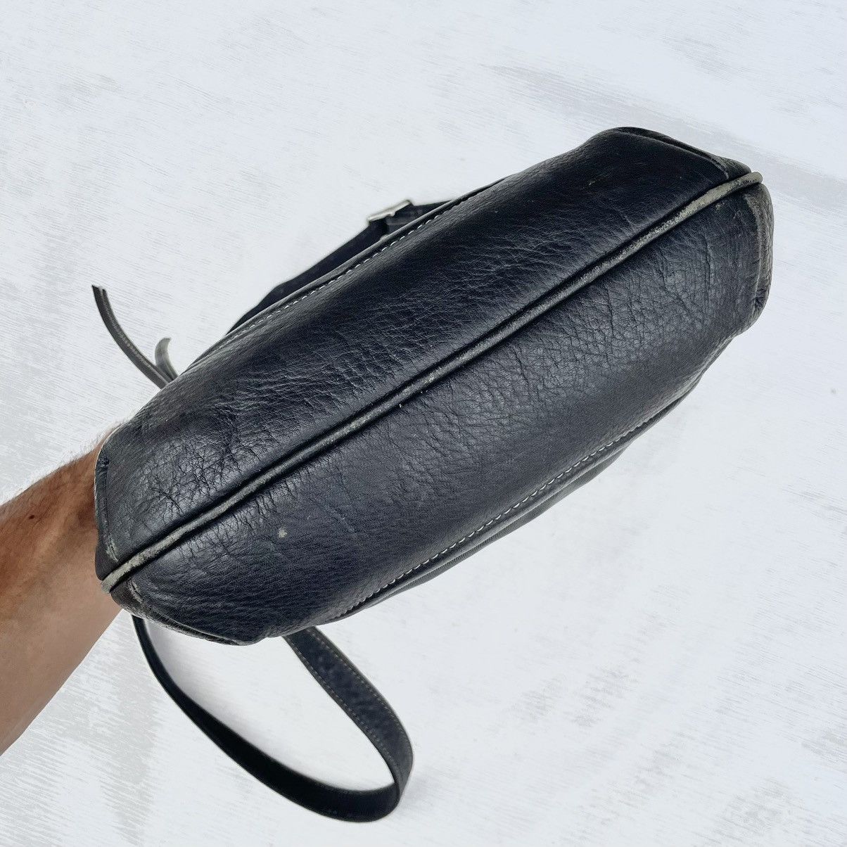 Japanese Brand × Ungaro Paris U by Ungaro Unisex Black Crossbody Trim by Leather Size ONE SIZE - 6 Thumbnail