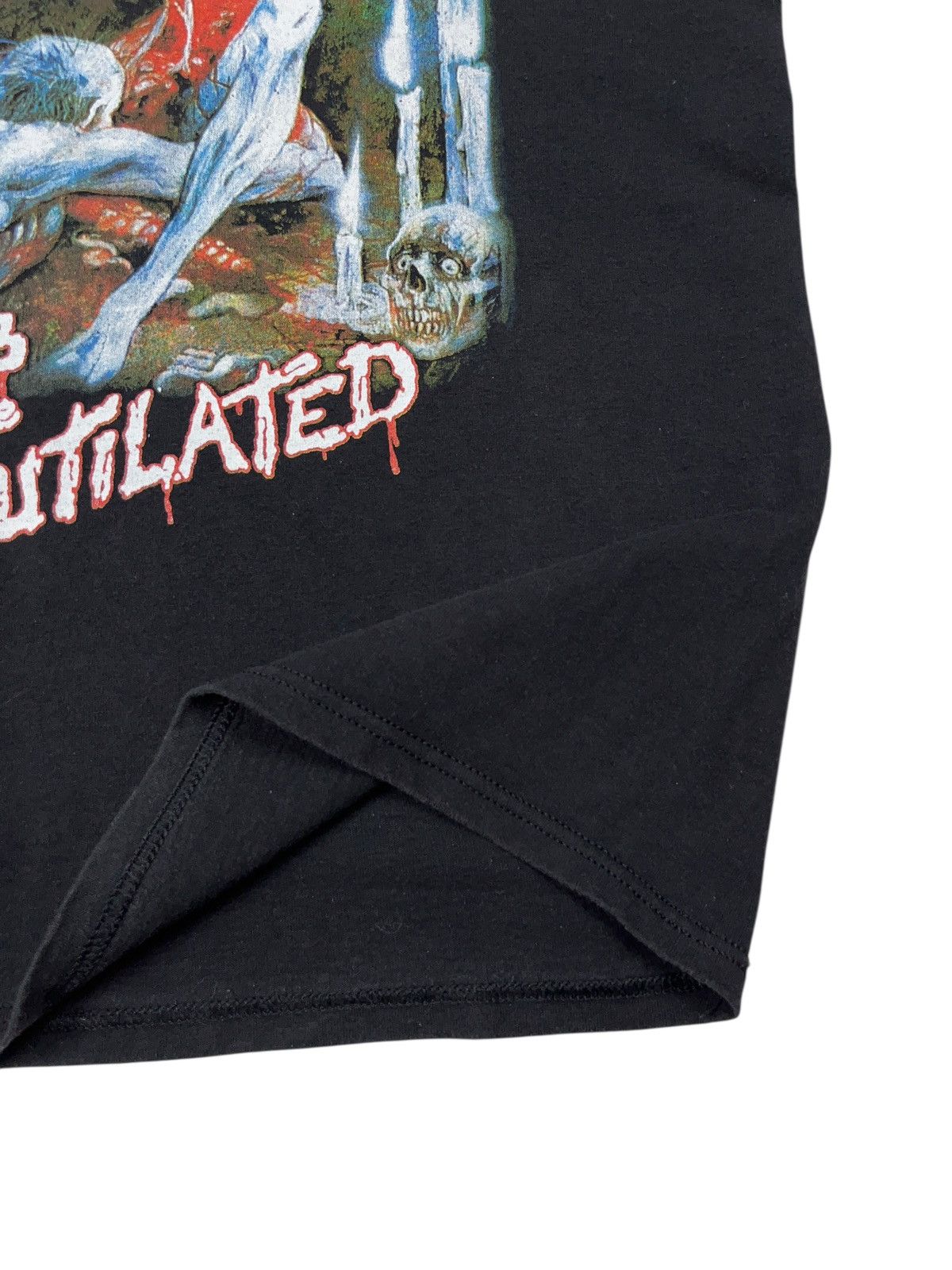 Band Tees Vintage 00s Cannibal Corpse Tomb of the Mutilated T-shirt Size US M / EU 48-50 / 2 - 4 Thumbnail